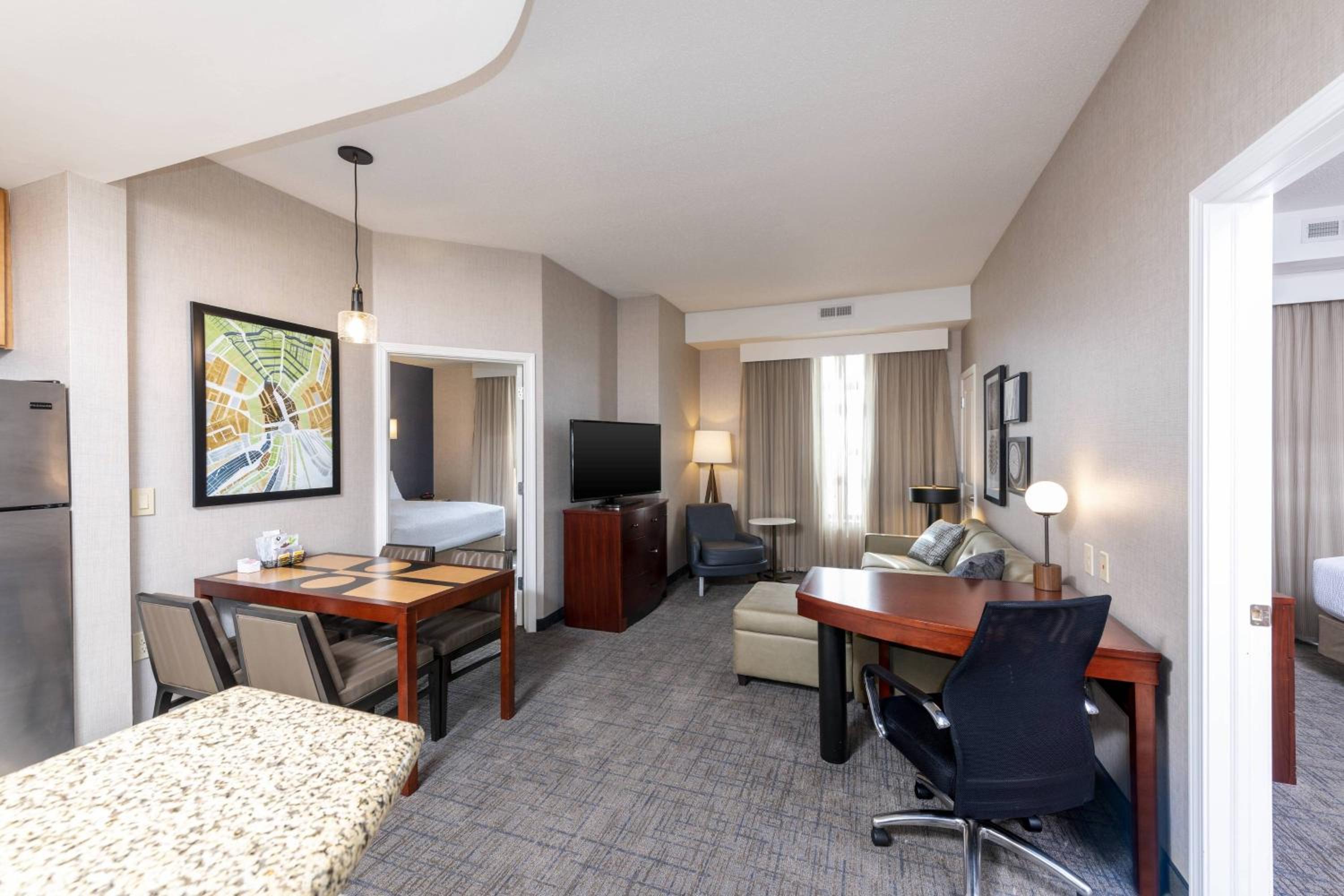 Two-Bedroom Suite - Photo 11