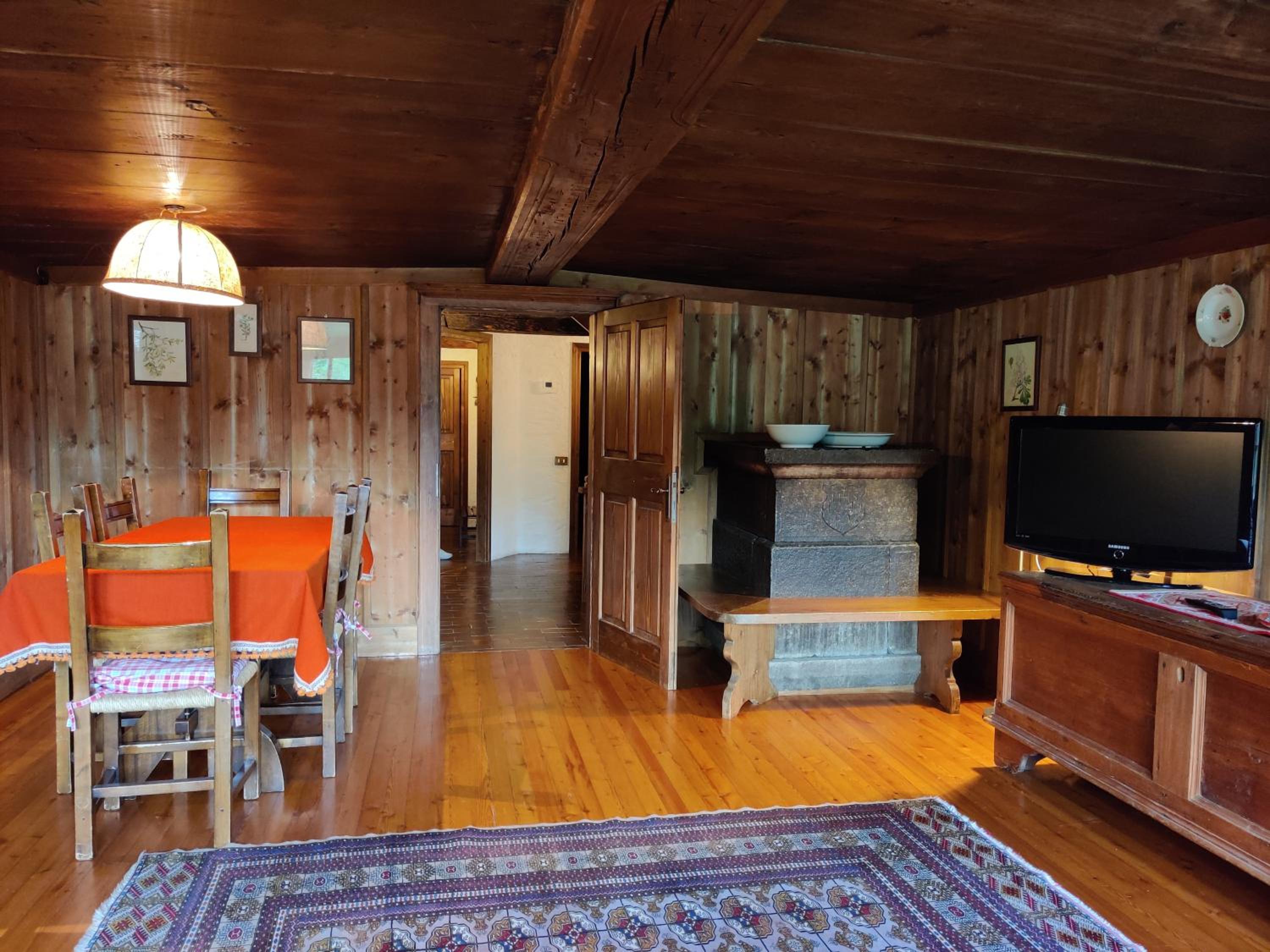 Three-Bedroom House photo 3