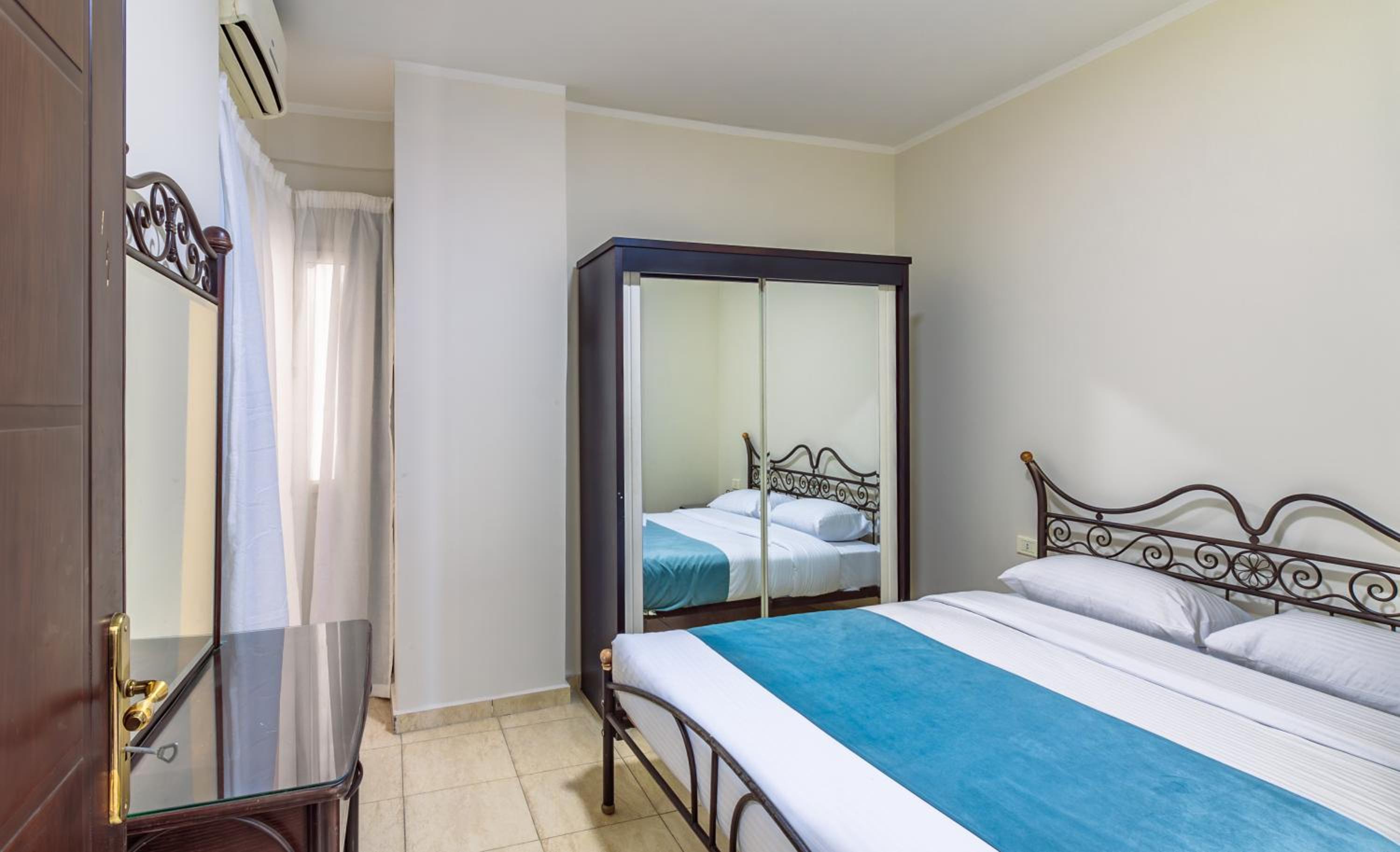 Two-Bedroom Apartment with Balcony photo 2