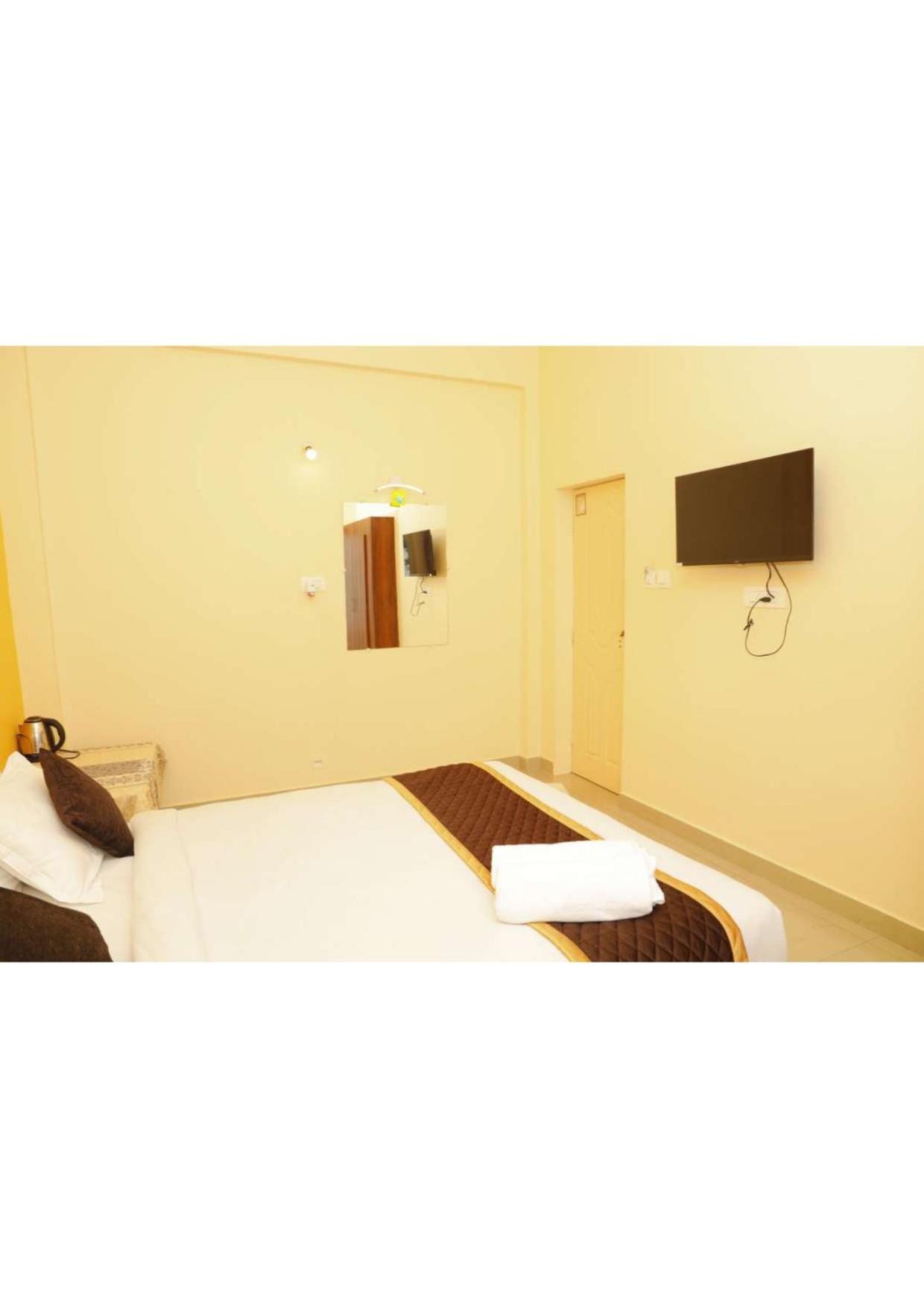Double Room with Balcony photo 2