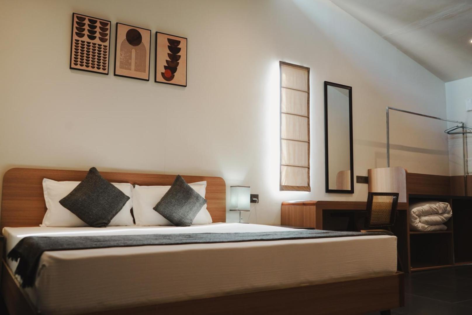 Double or Twin Room with Mountain View photo 2