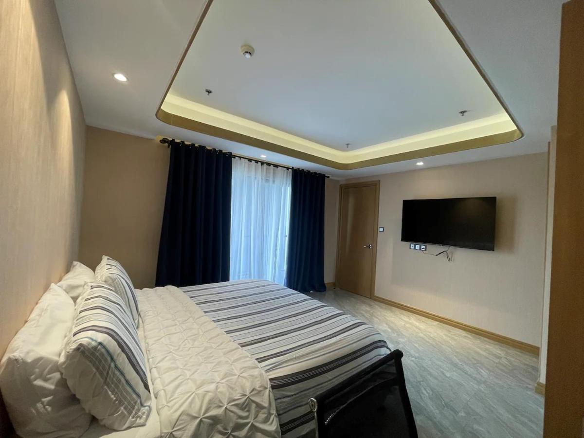 Apartment with Balcony photo 1