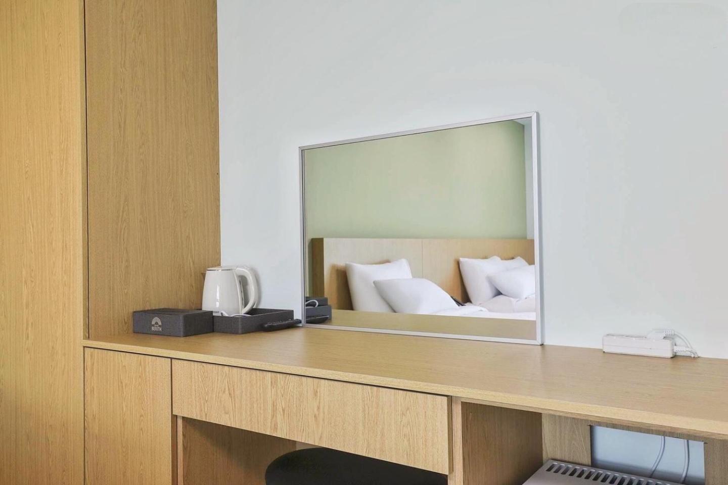 Suite - Photo 5