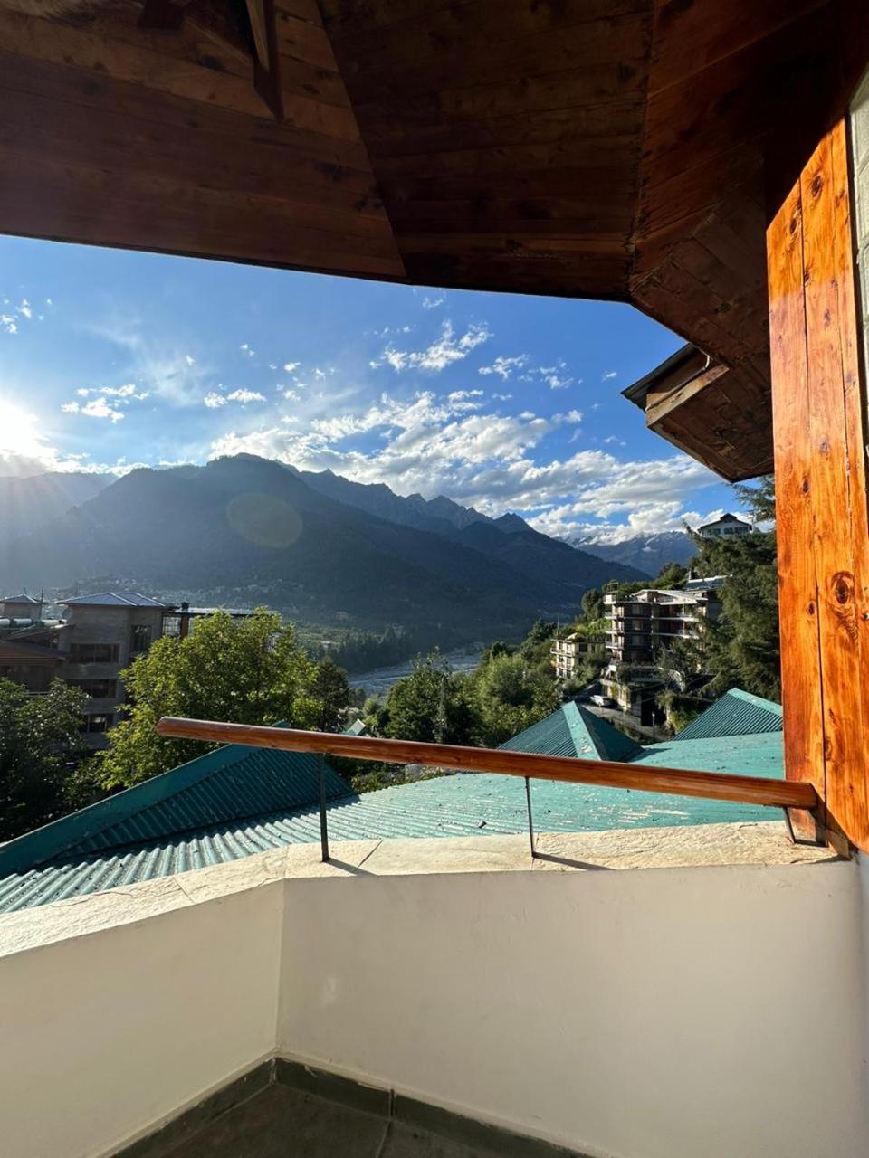  Balcony Room - Rs.500/person credit on SPA usage - Photo 3