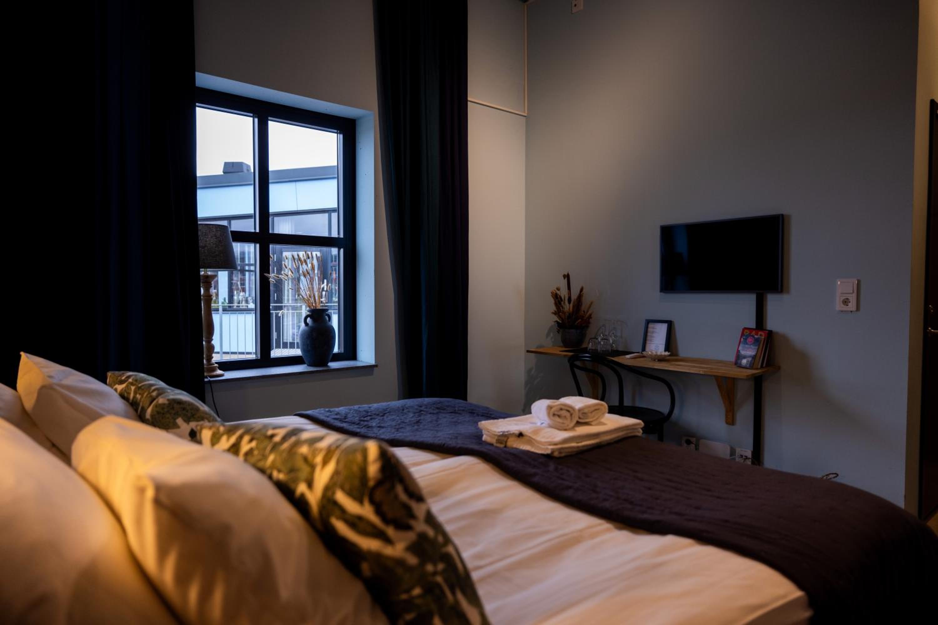 Double Room - Photo 8