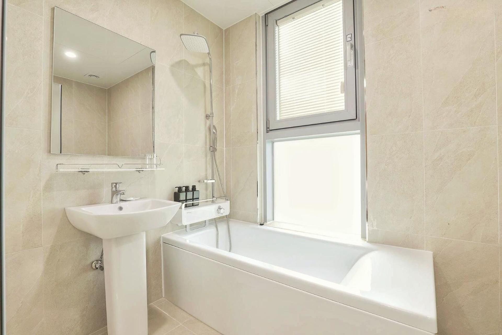 Family Suite - Photo 7