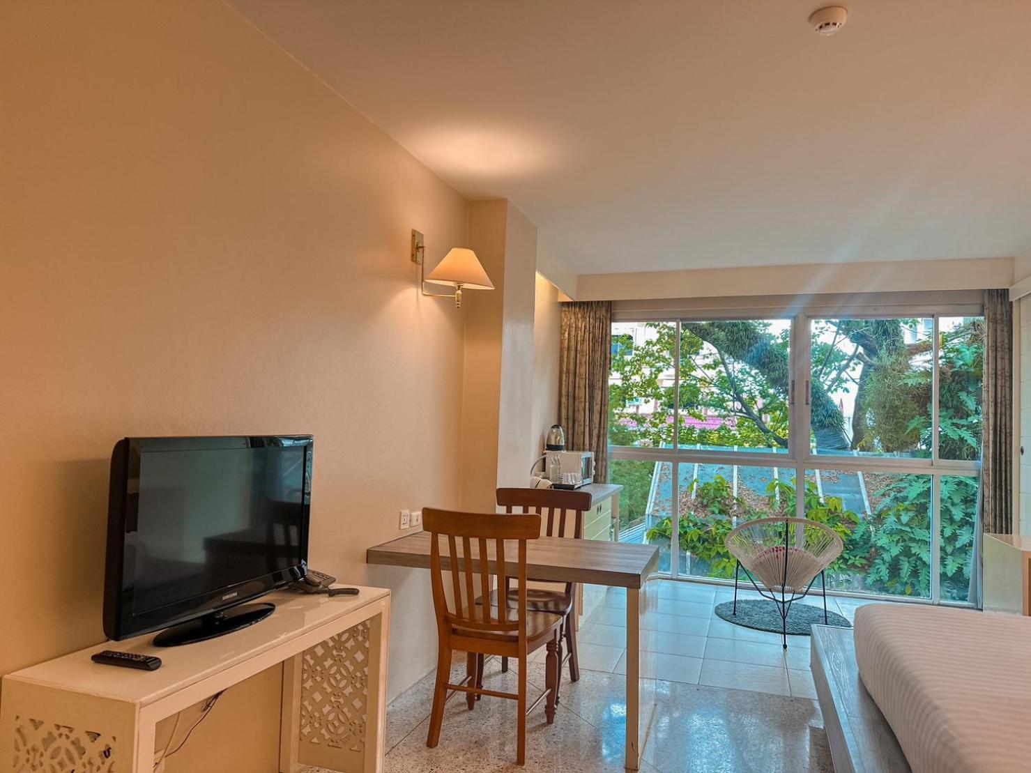 Deluxe Double or Twin Room - Photo 7