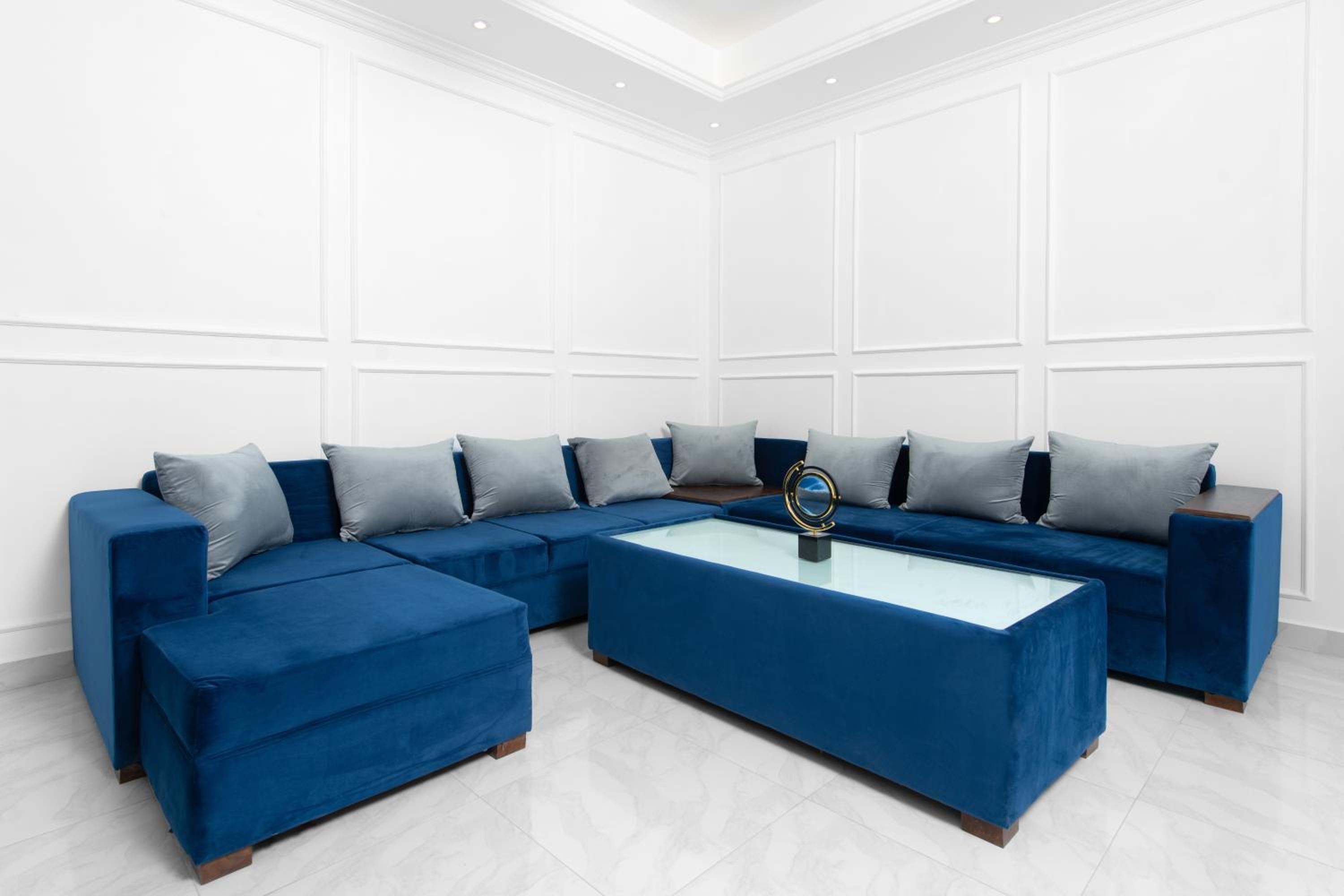 Deluxe Two-Bedroom Apartment with Garden View