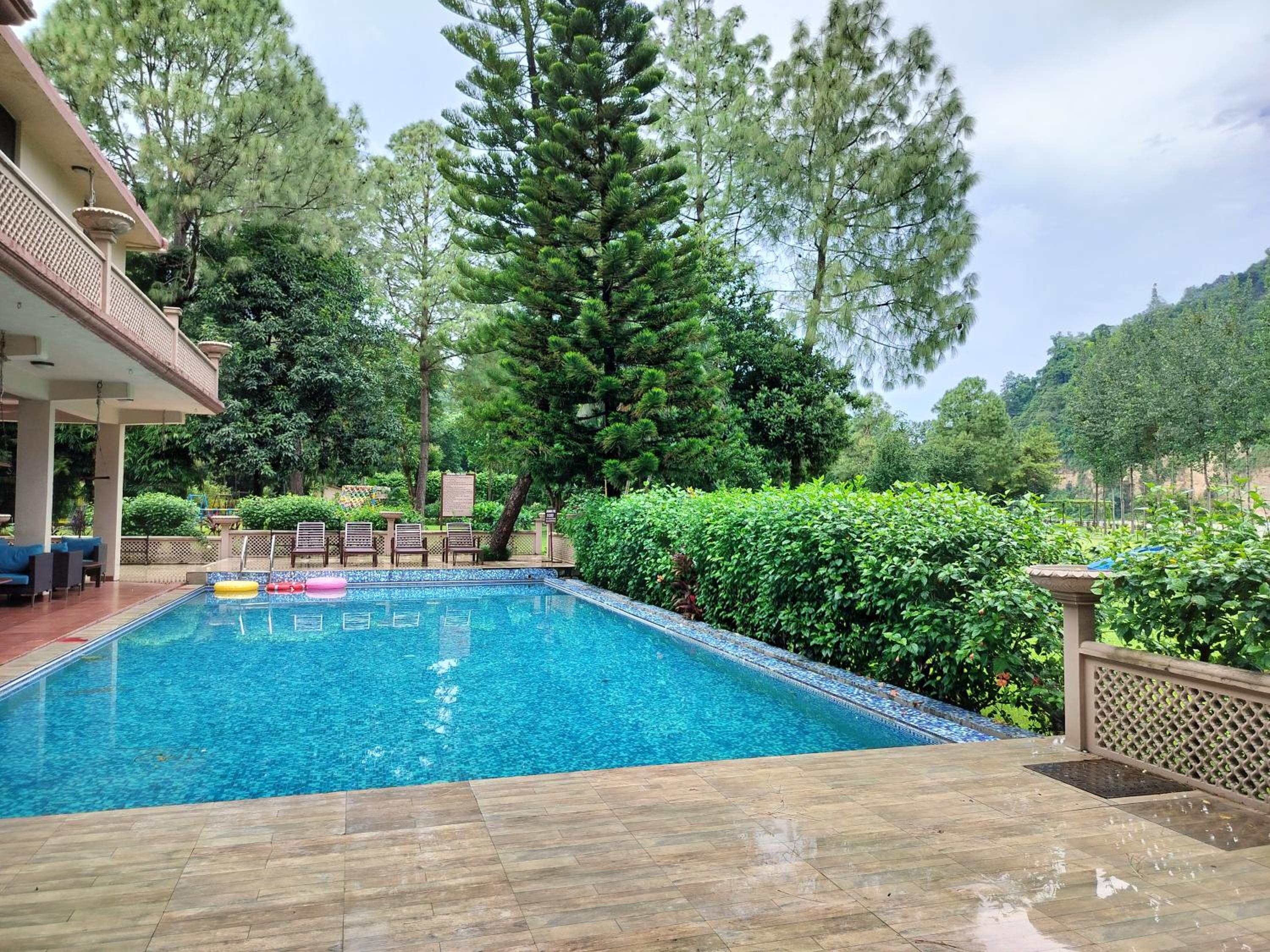 Triple Room With Pool View photo 3
