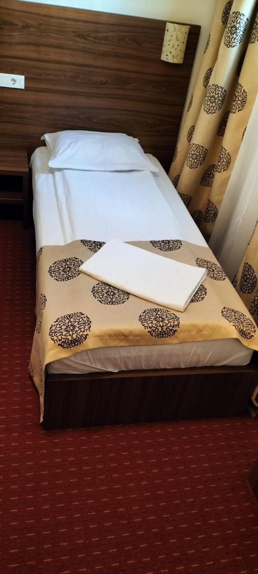 Twin Room - Photo 1