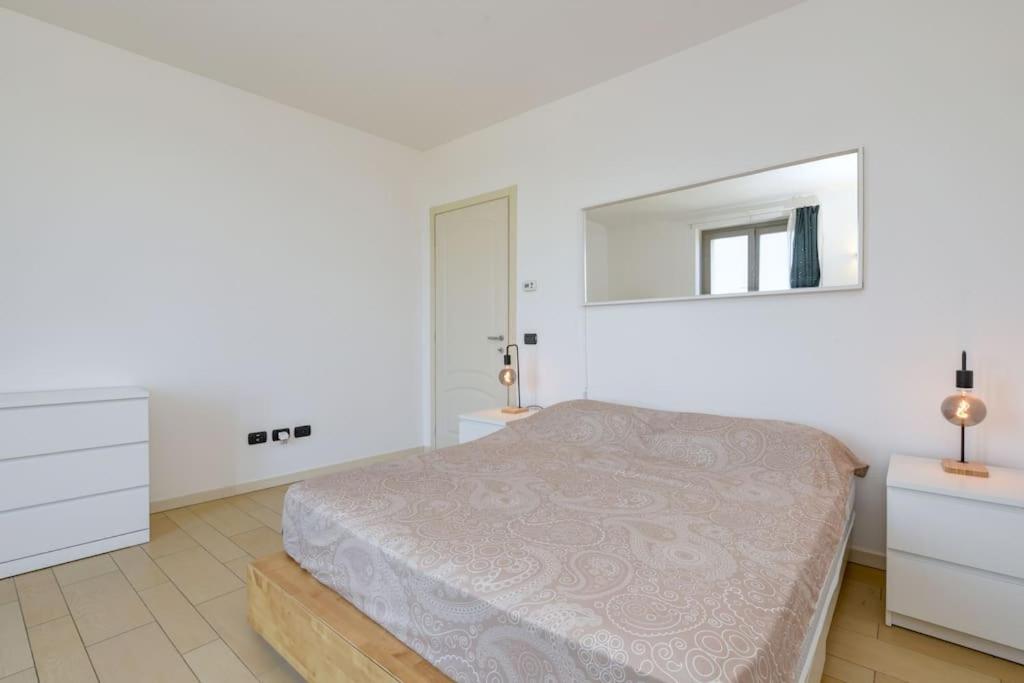 Two-Bedroom Apartment with Lake View