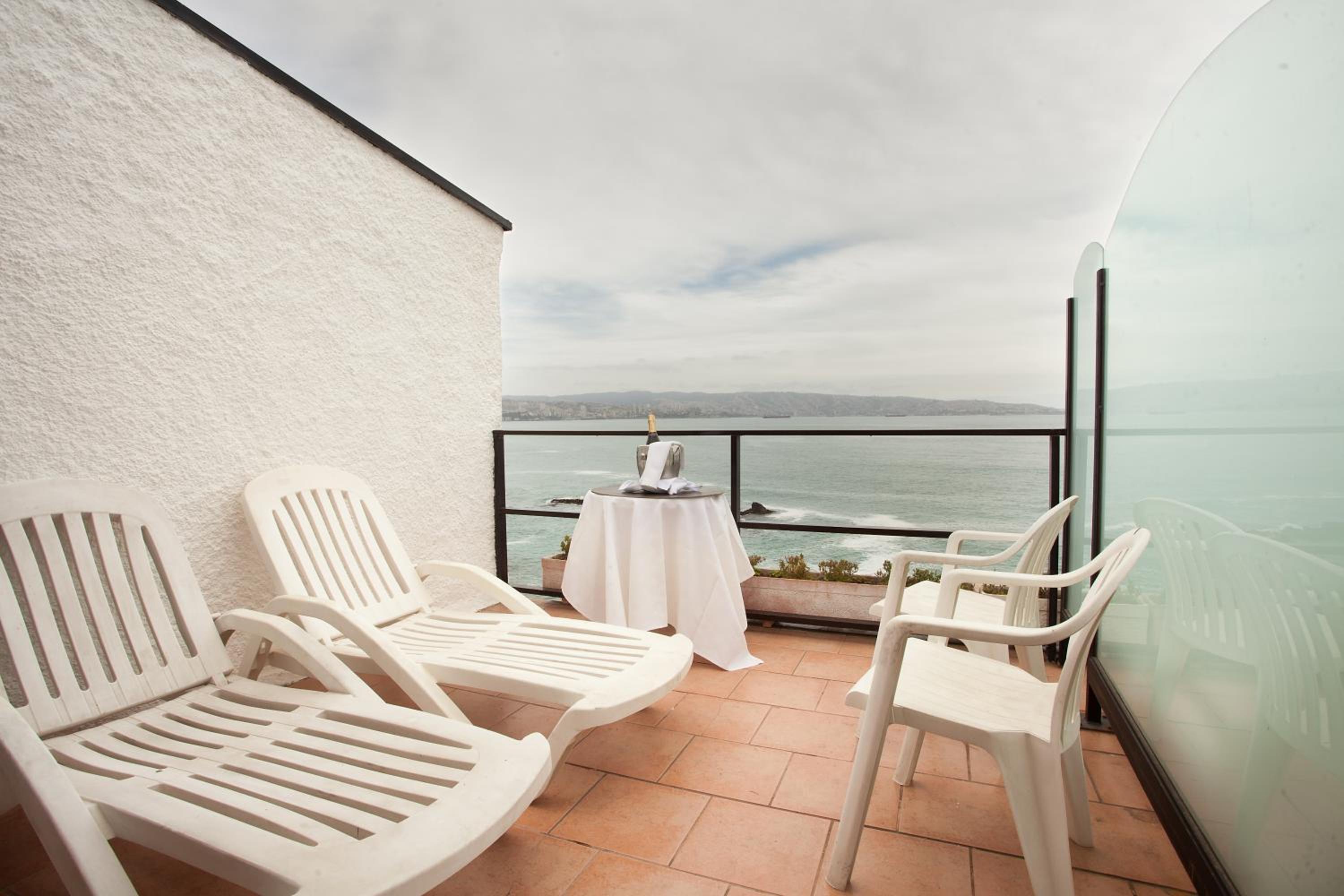 Junior Suite with Balcony photo 2