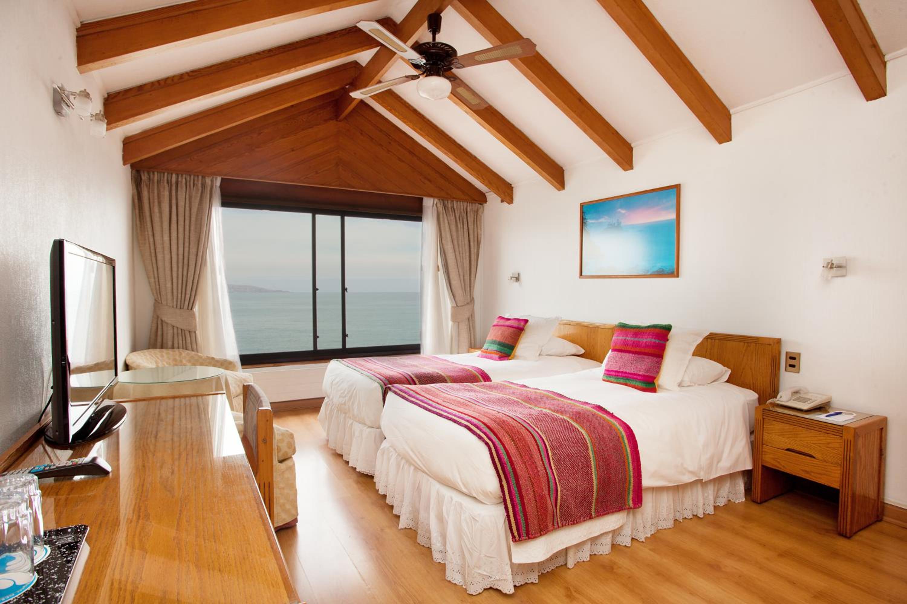 Standard Twin Room with Ocean View photo 1