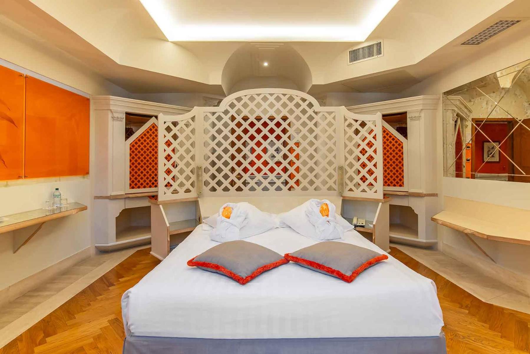 Superior Double Room thumbnail 6