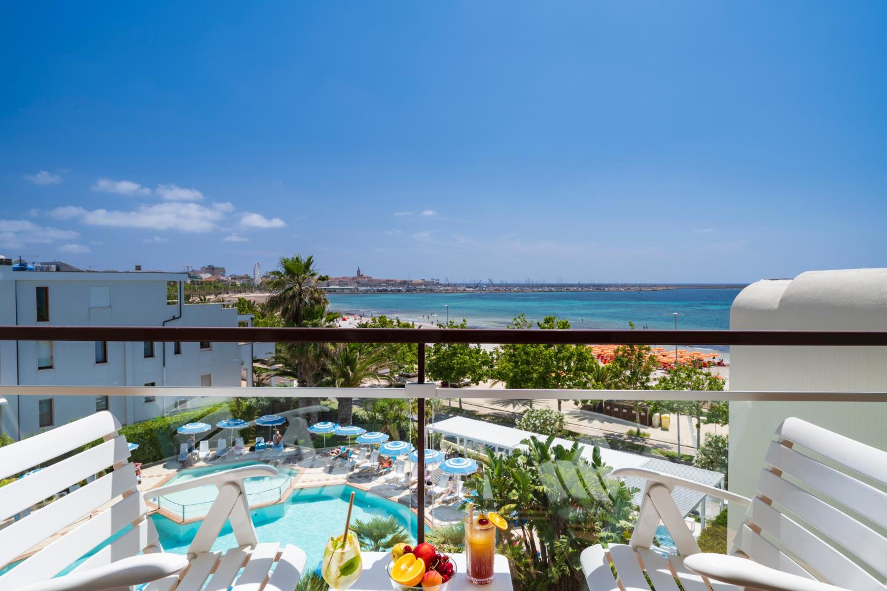 Double Room with Sea or Pool View - Photo 6