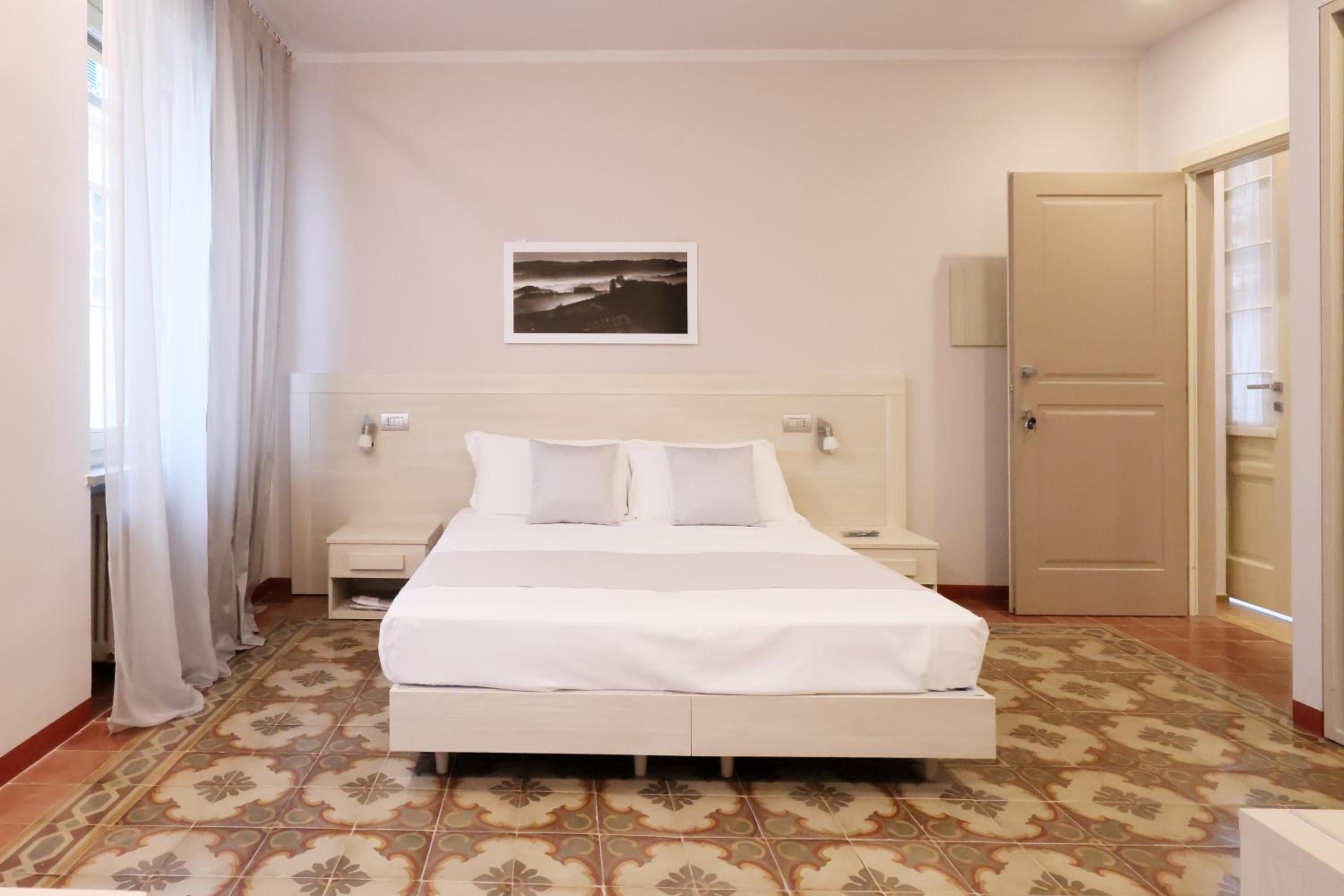 Double or Twin Room with Balcony photo 3