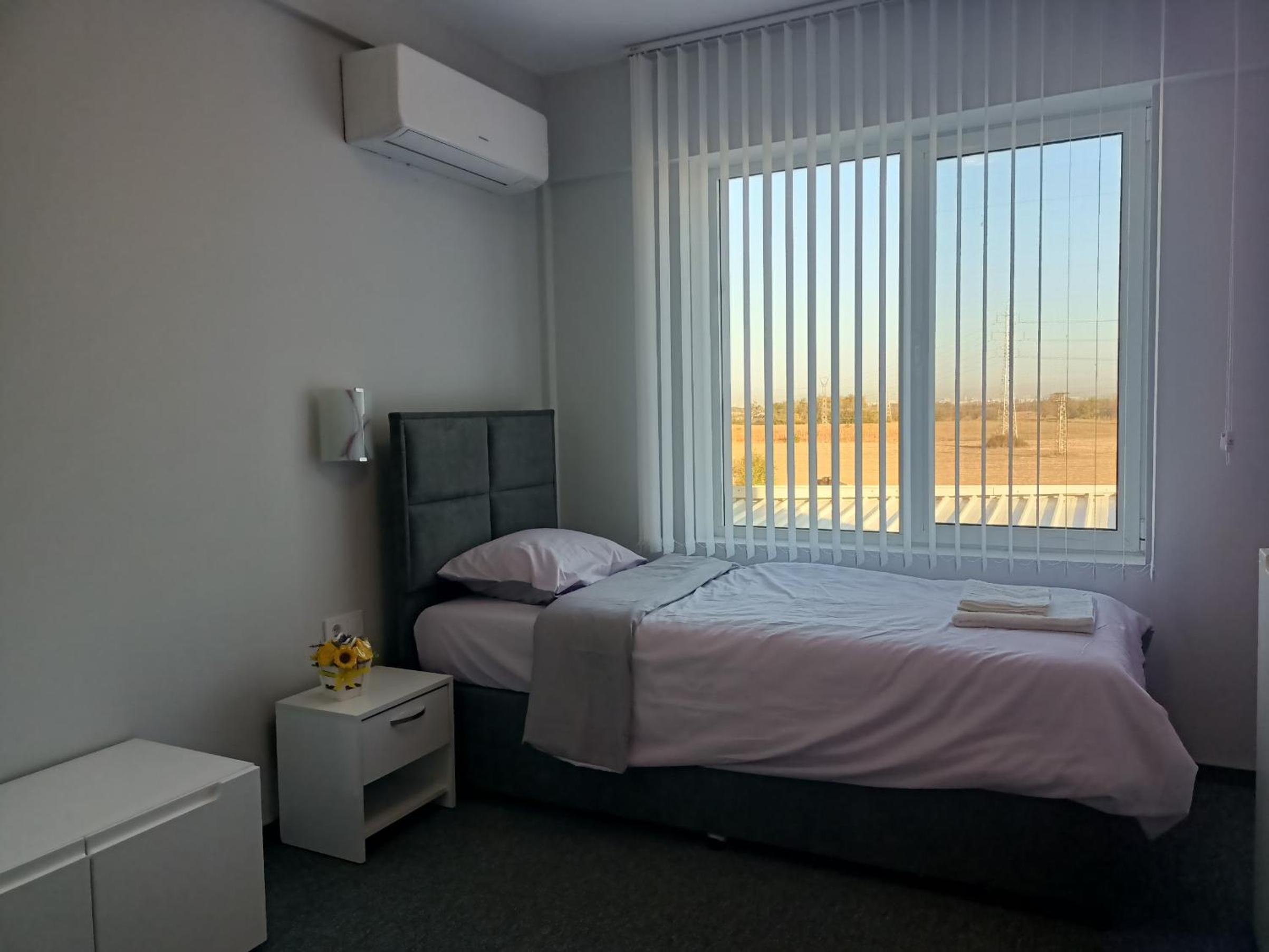 Single Room photo 3