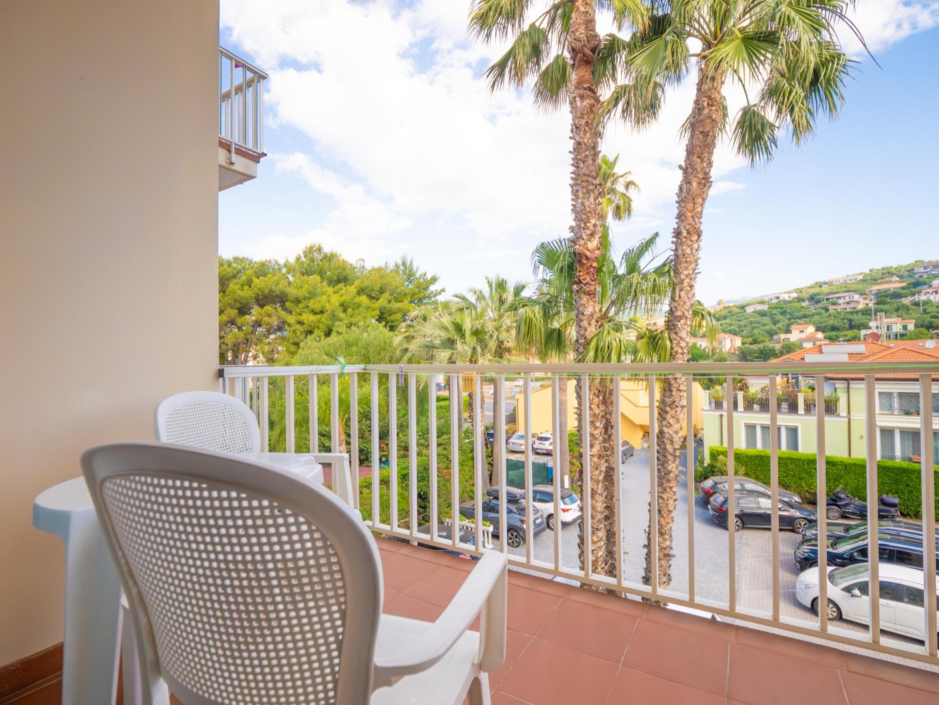 Double or Twin Room with Balcony - Photo 17