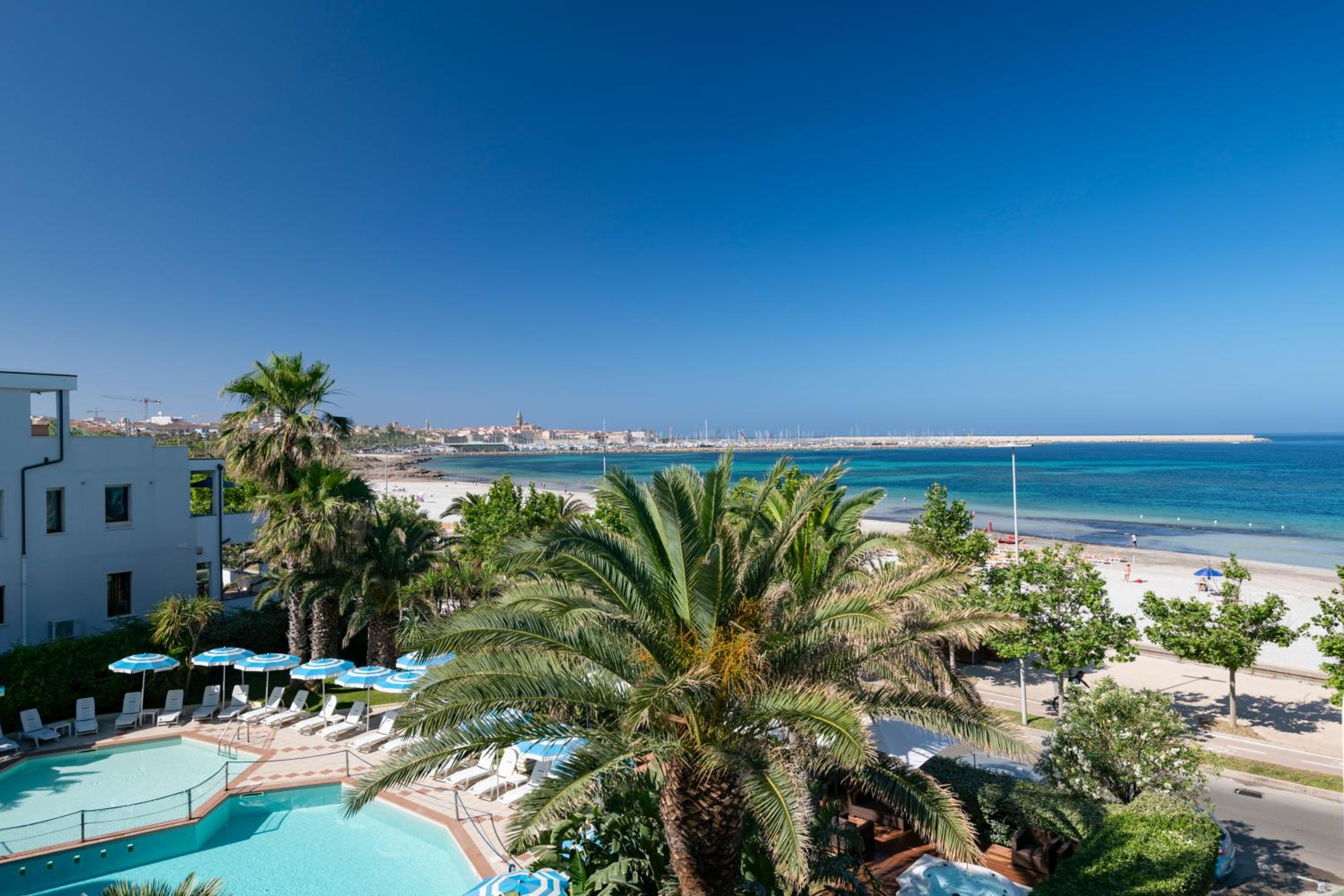 Double Room with Sea or Pool View - Photo 8
