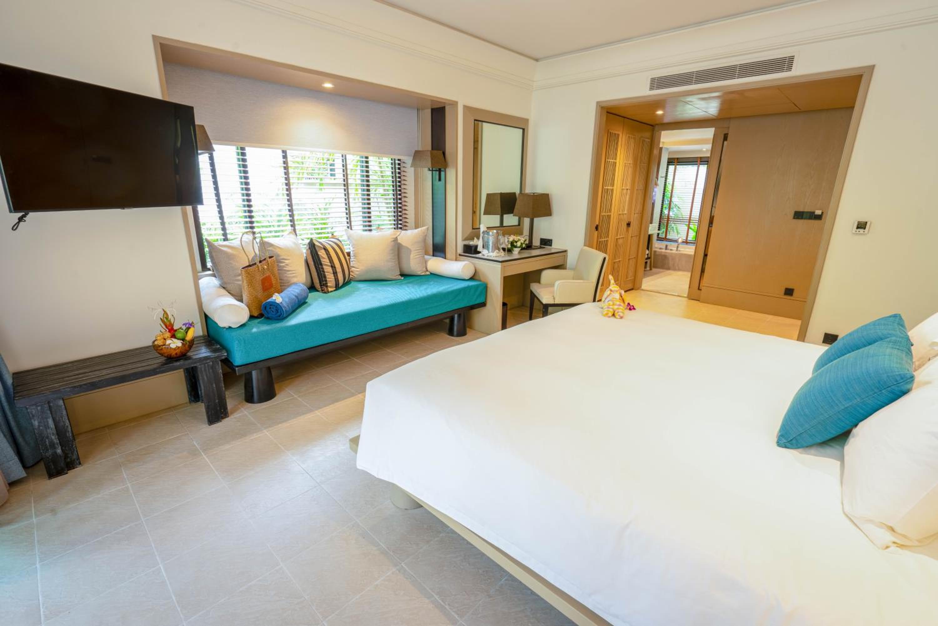 Deluxe Pavilion King Room (Upper Floor) - Free Airport Shuttle  - Photo 1