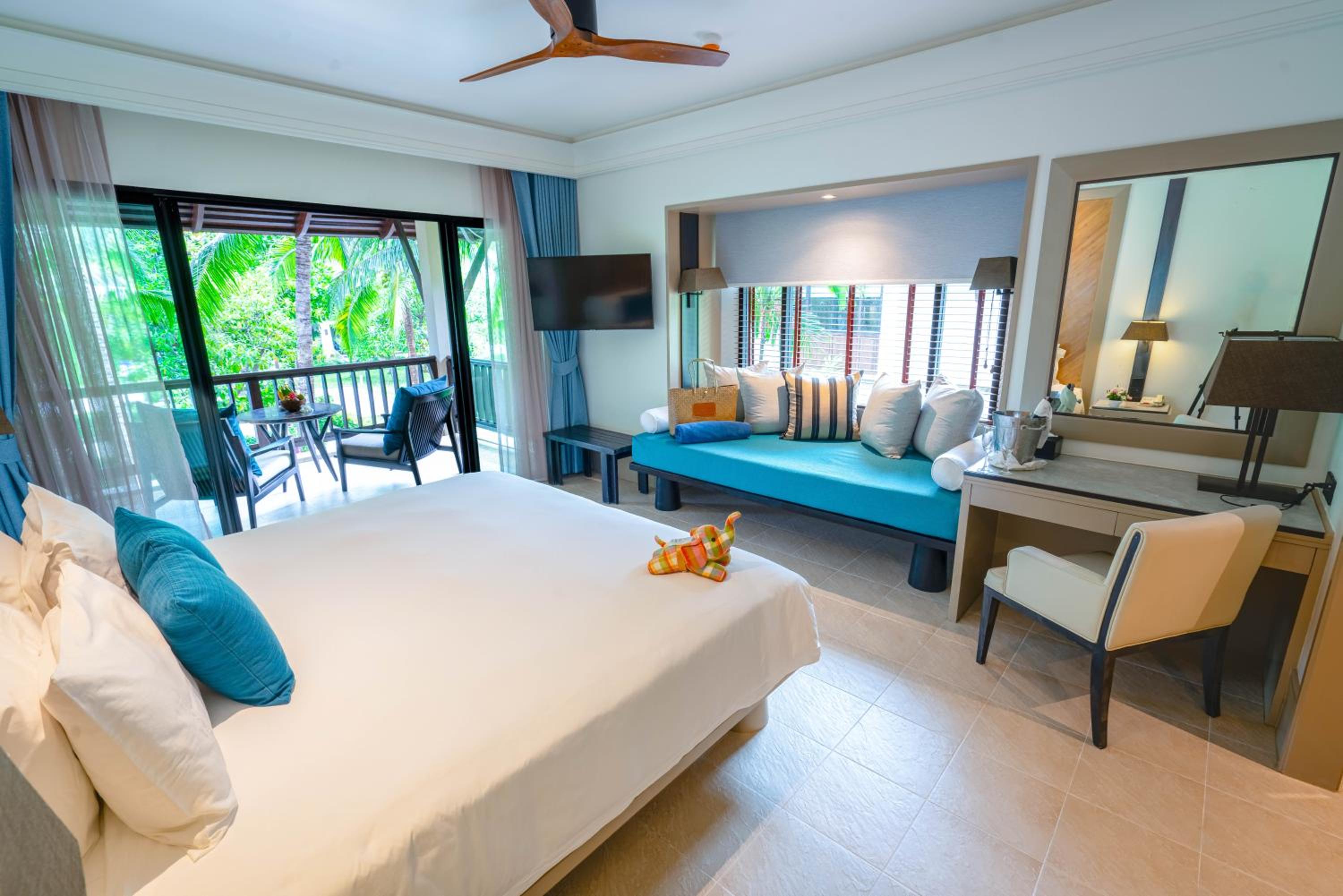 Deluxe Pavilion King Room (Upper Floor) - Free Airport Shuttle  - Photo 5