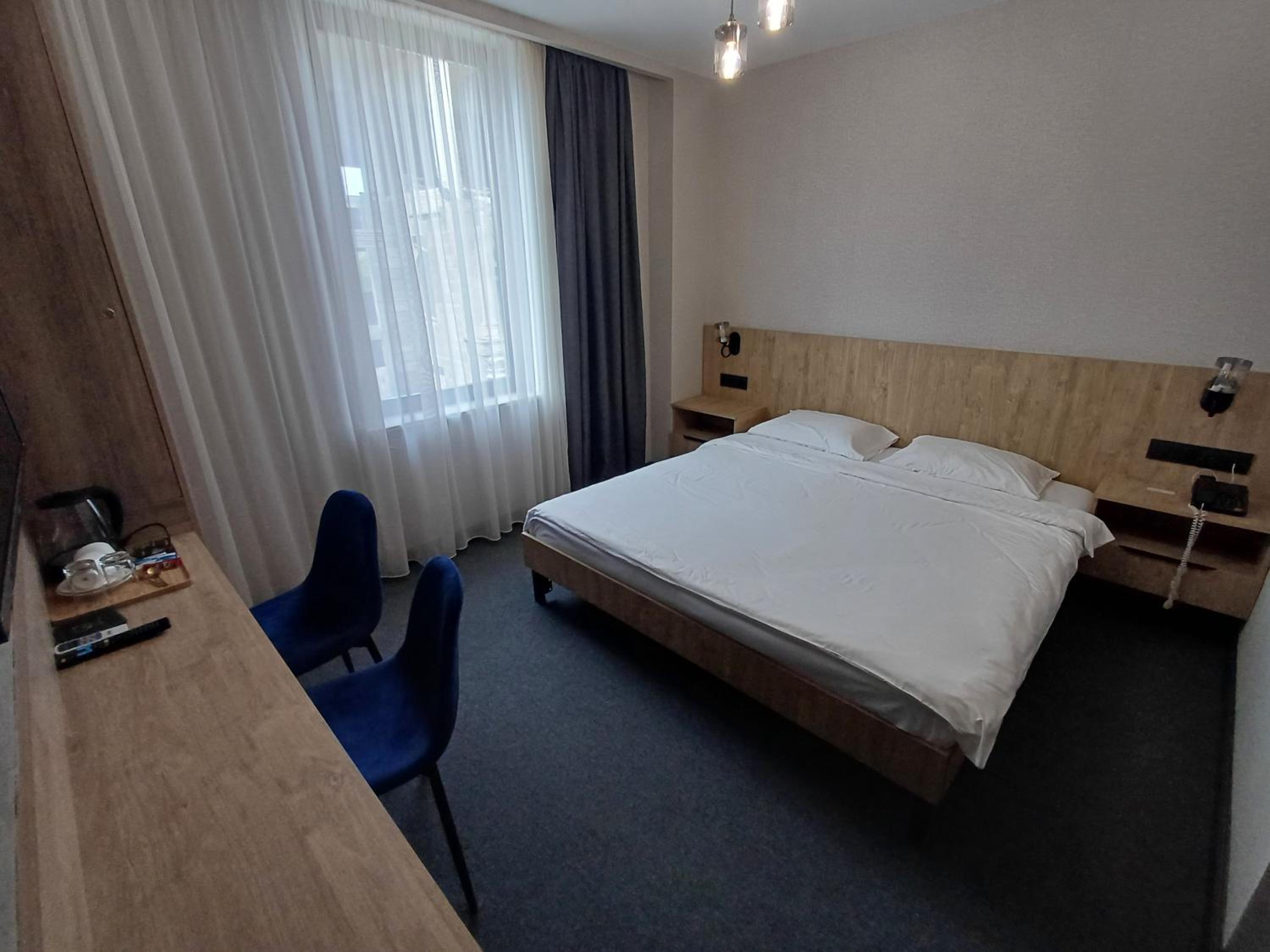 Standard King Room photo 1