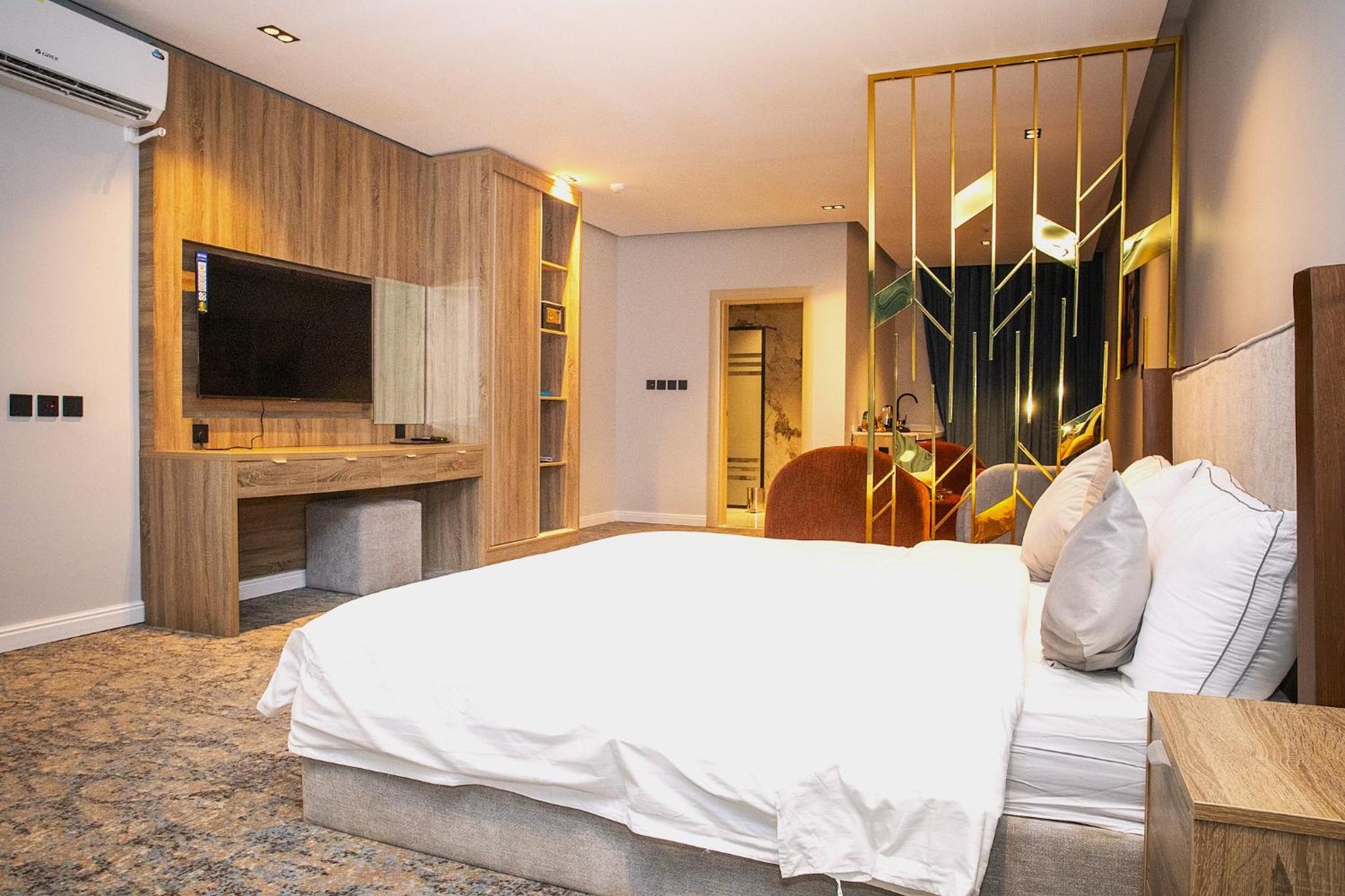 Suite photo 1
