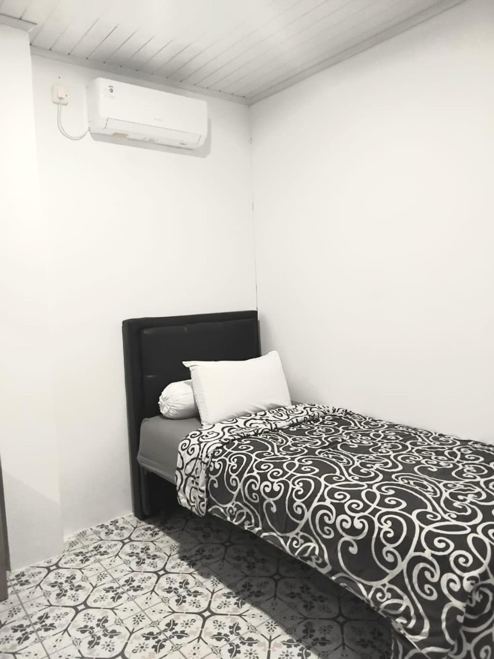 Standard Single Room photo 3
