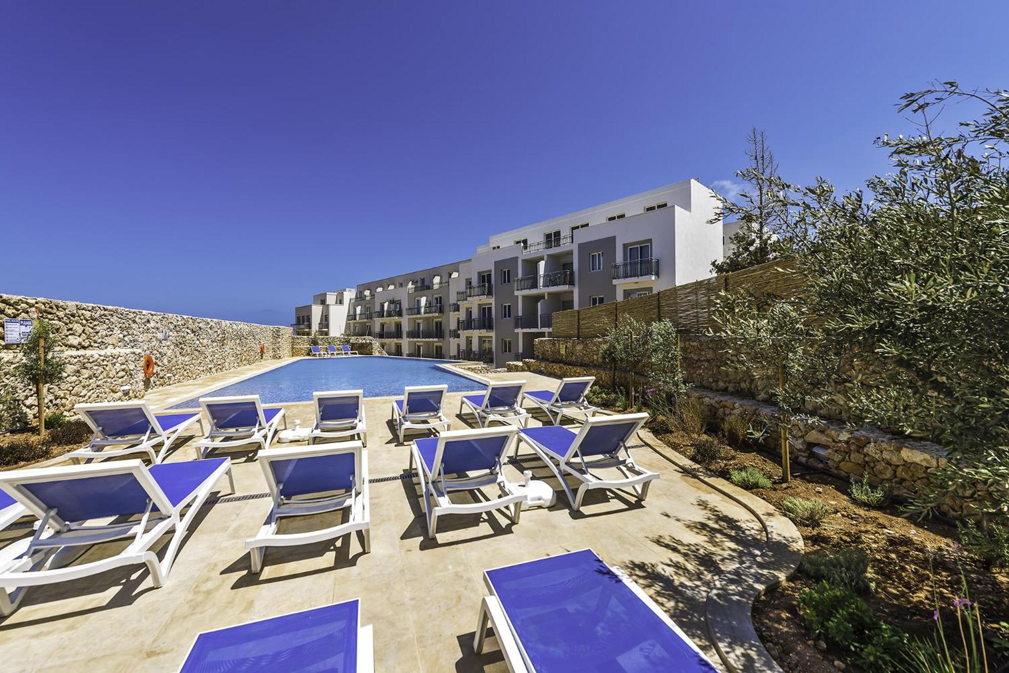 Two-Bedroom Apartment with Balcony photo 3