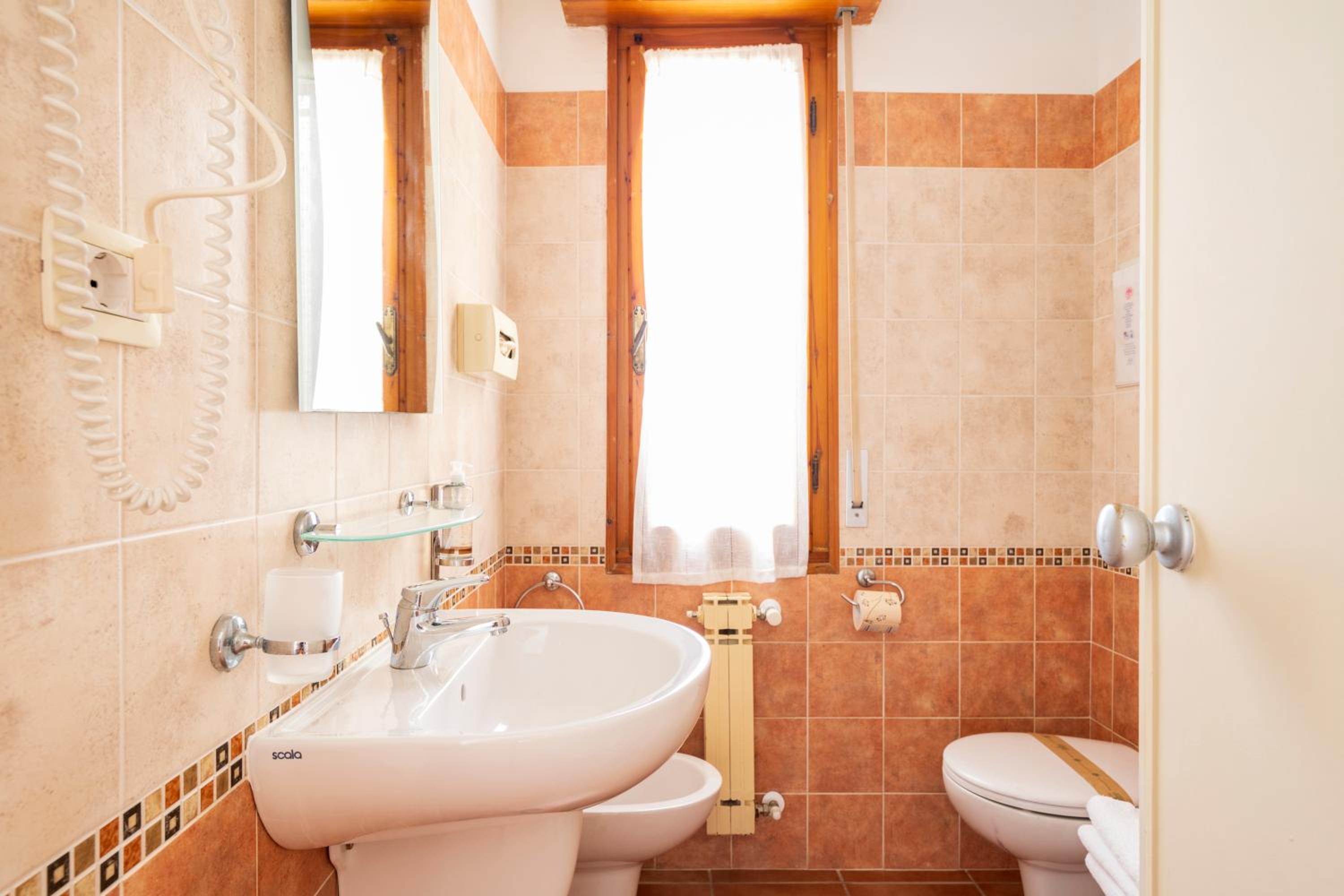 Standard Triple Room - Photo 2