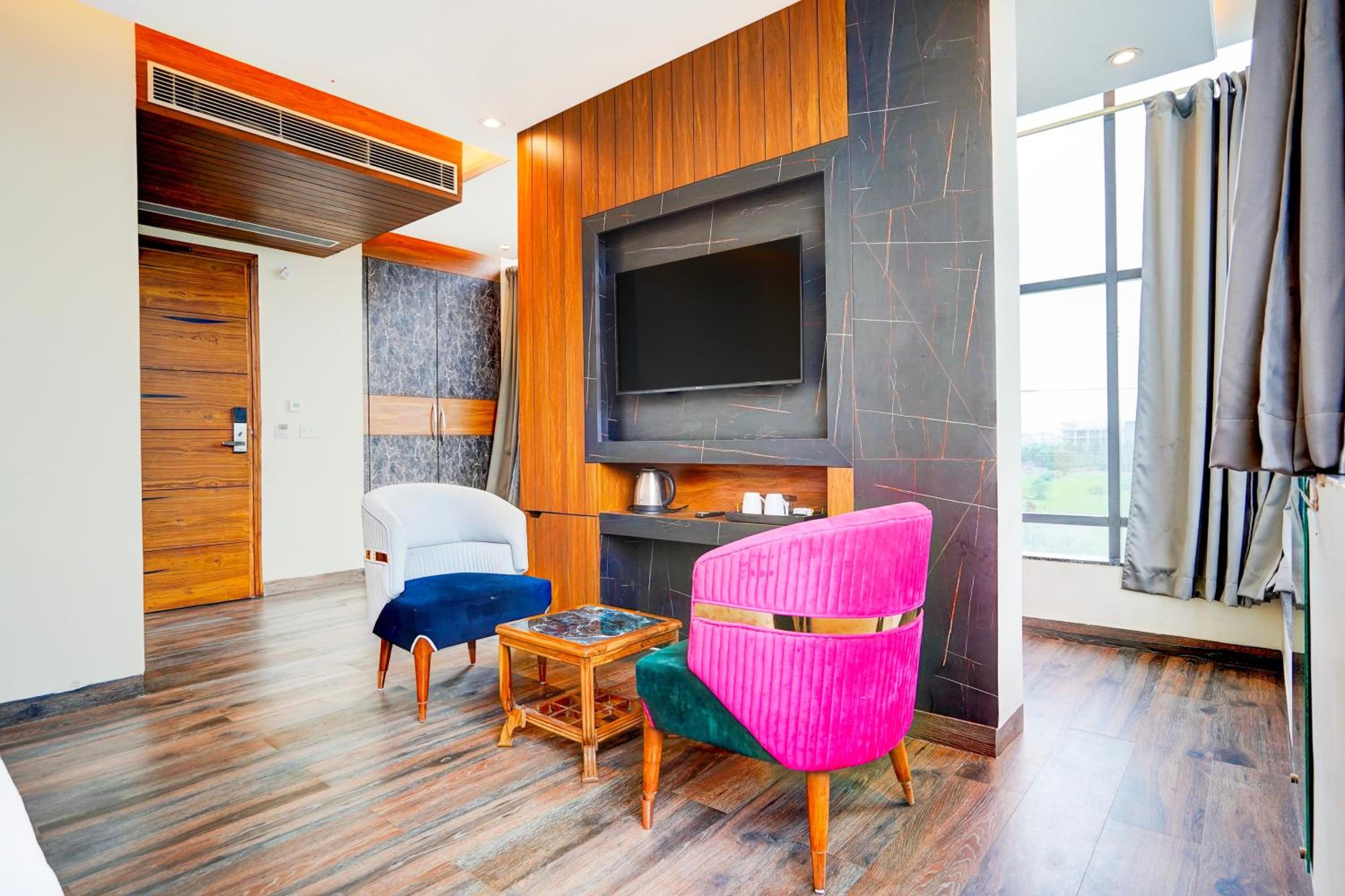 Superior King Room