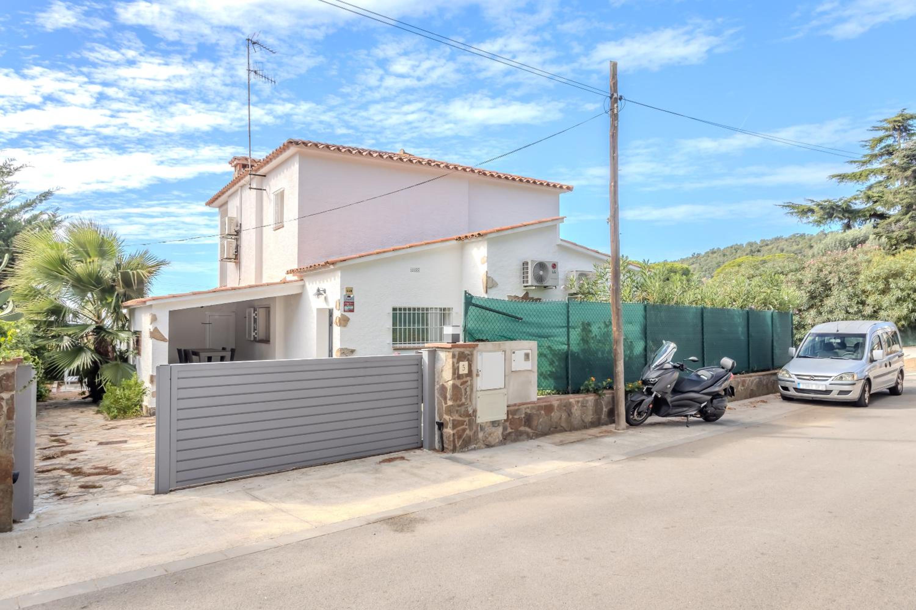 Villa with Sea View photo 2