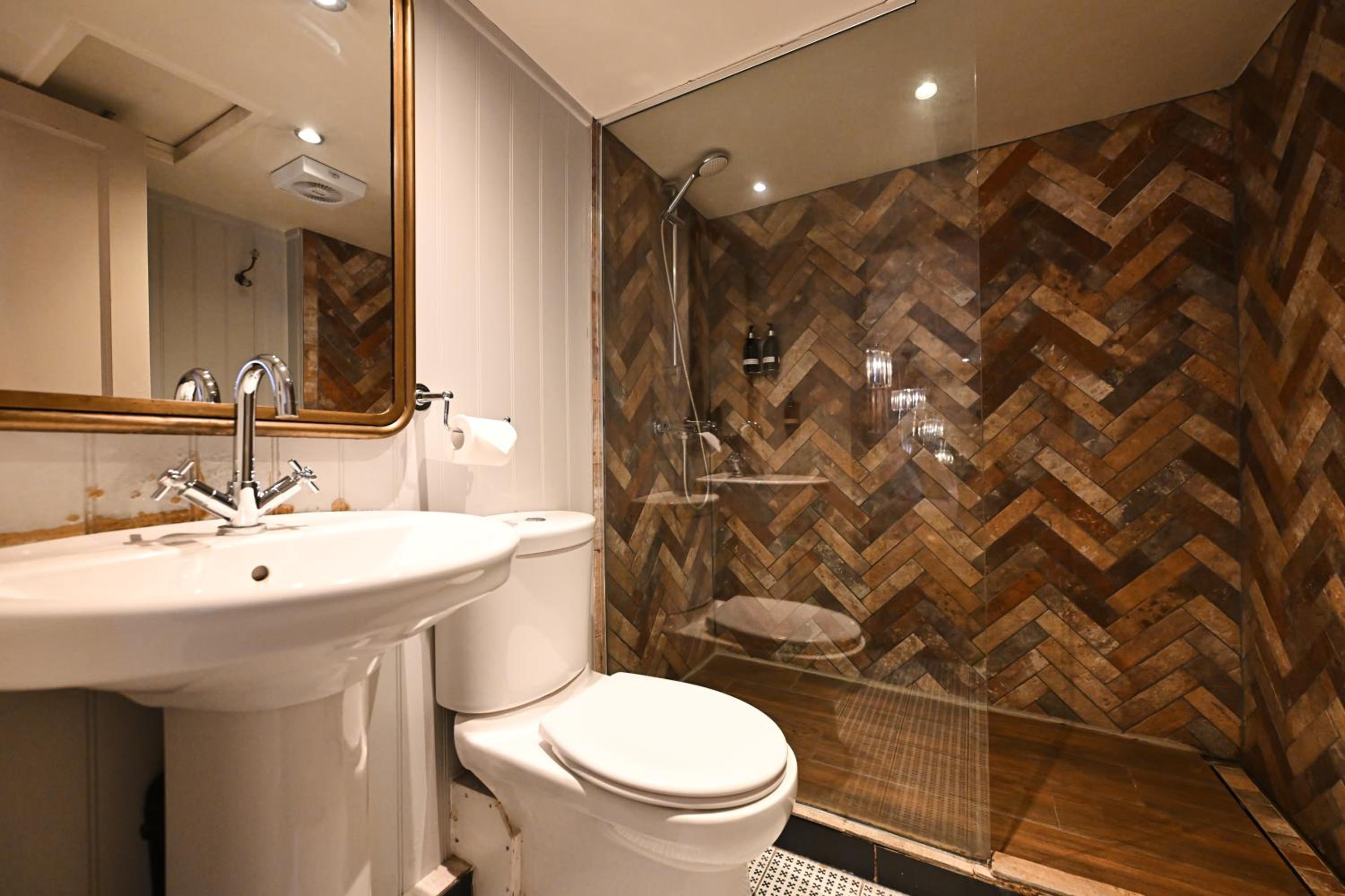 Deluxe Double Room - Photo 2