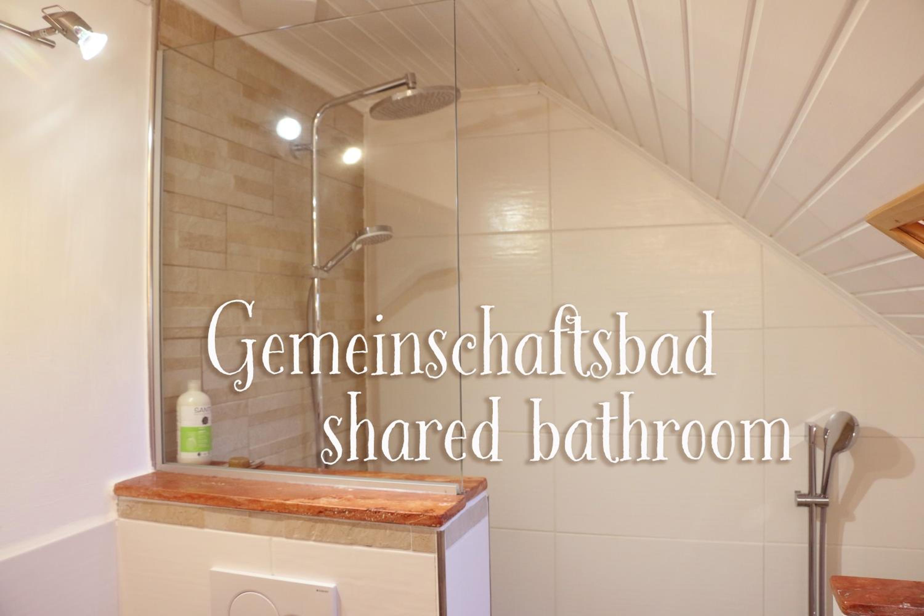 Single Room with Shared Bathroom photo 2