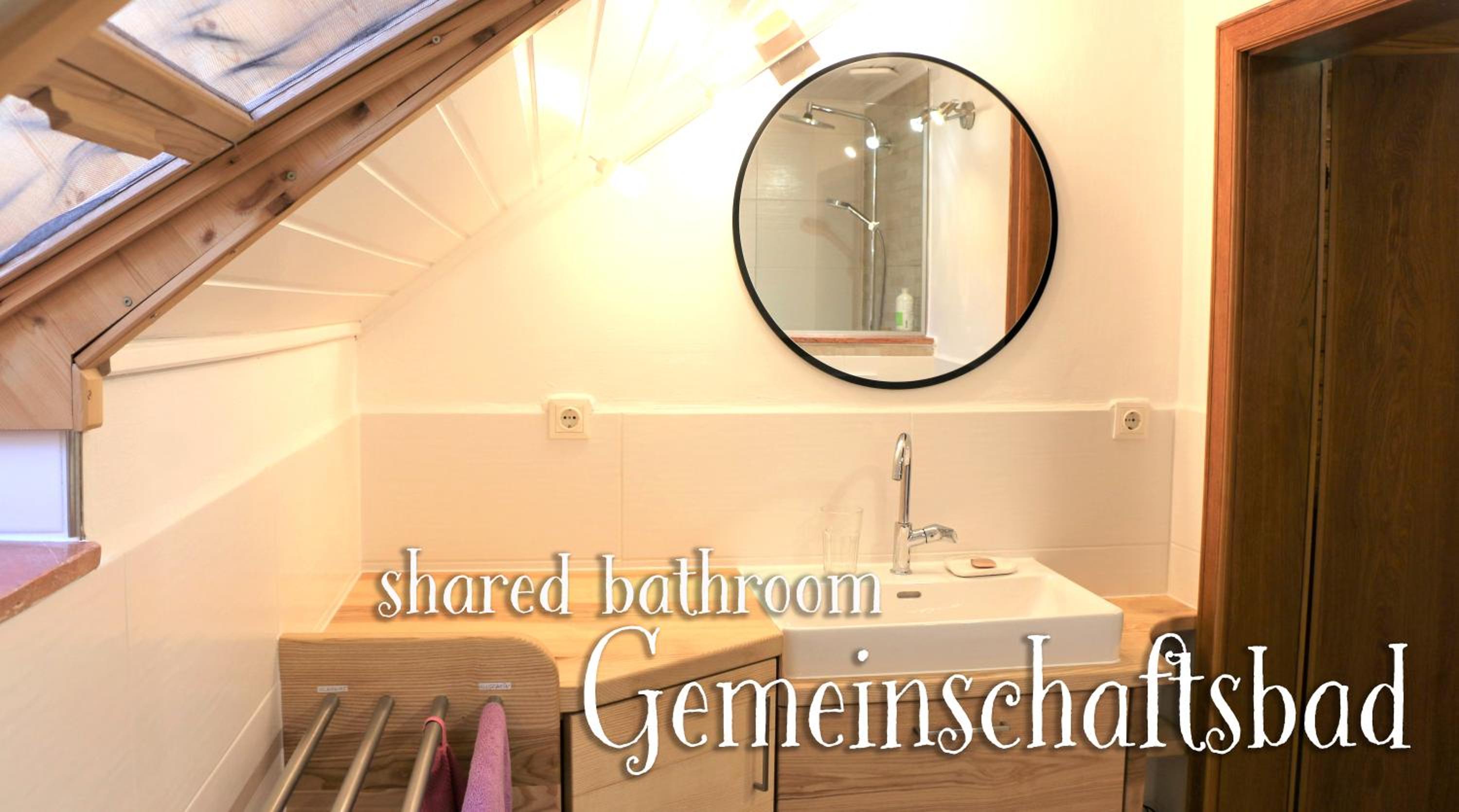 Double Room with Shared Bathroom photo 2