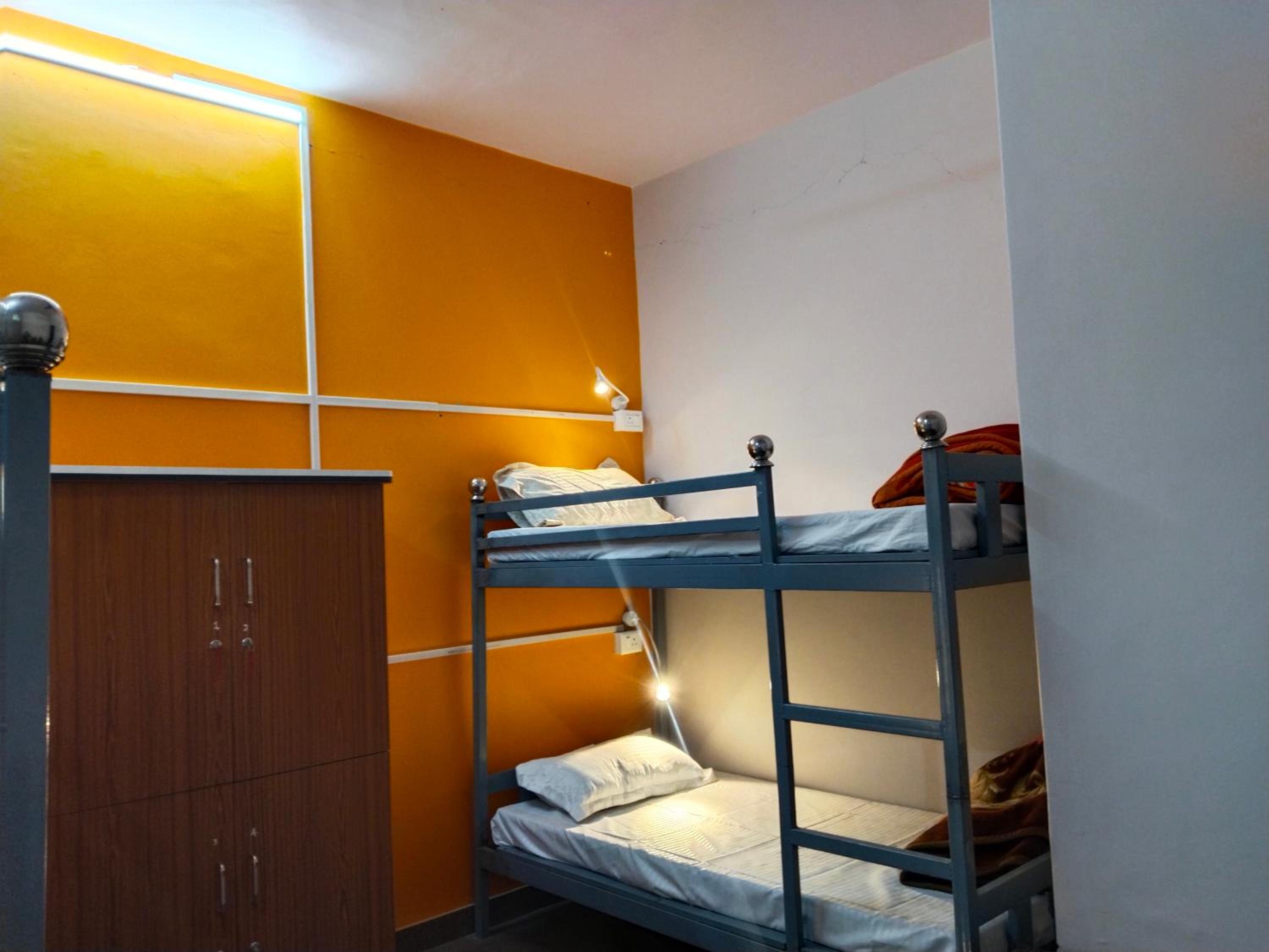 Bed in 4-Bed Mixed Dormitory Room photo 2