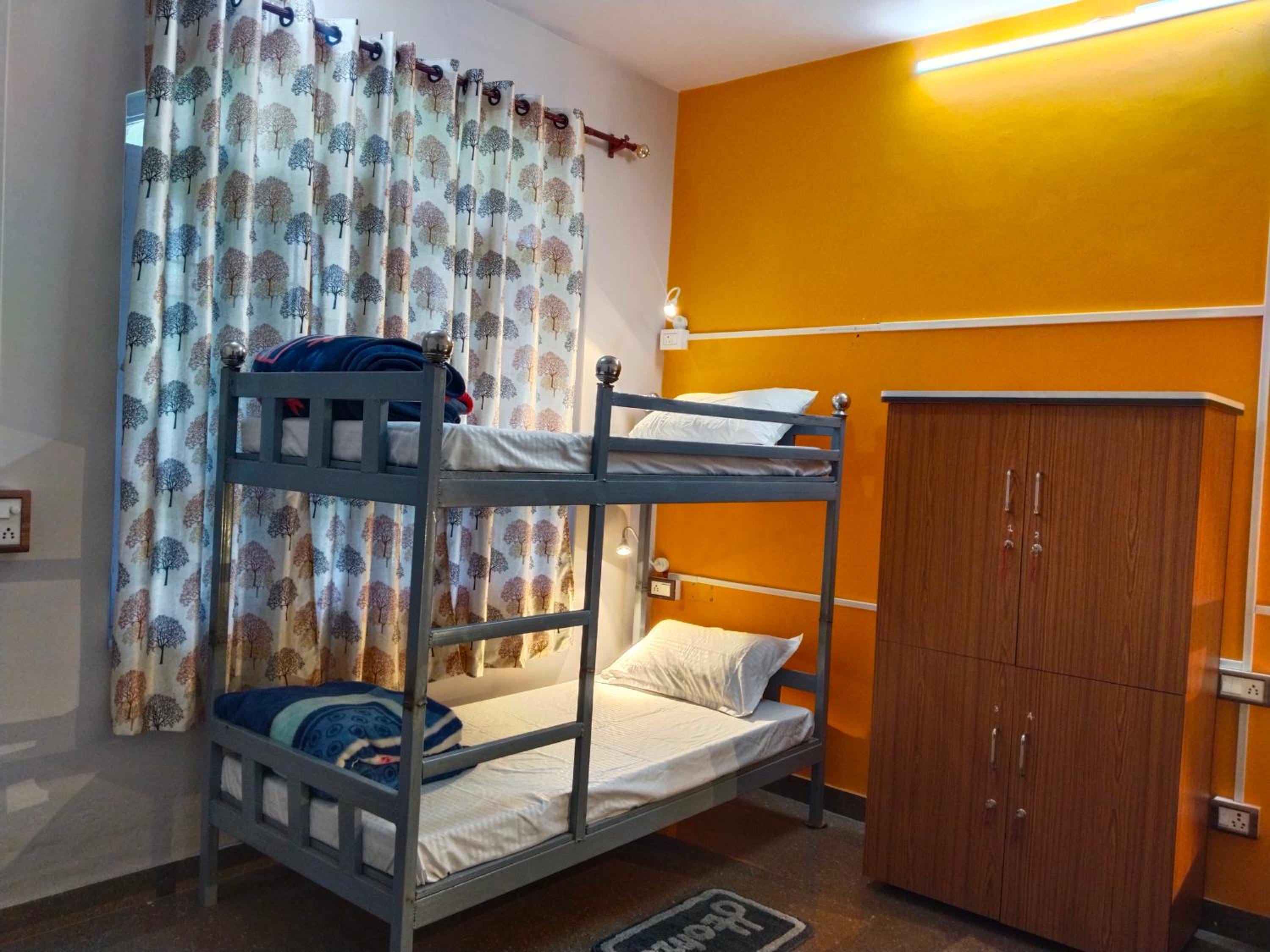Bed in 4-Bed Mixed Dormitory Room photo 3