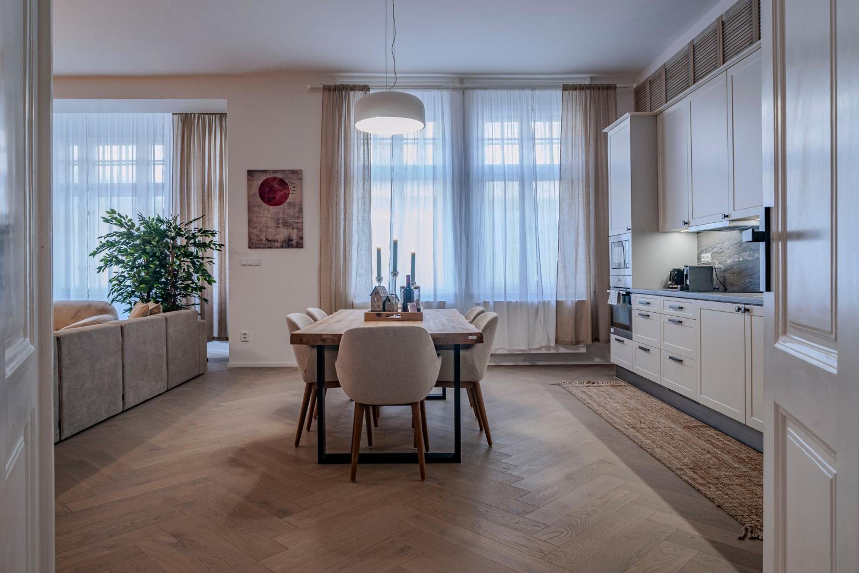 Two-Bedroom Apartment - Photo 3