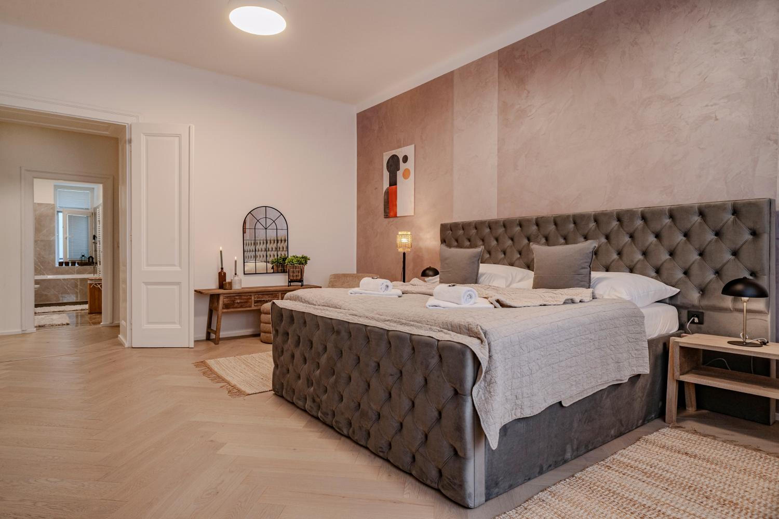 Two-Bedroom Apartment - Photo 9