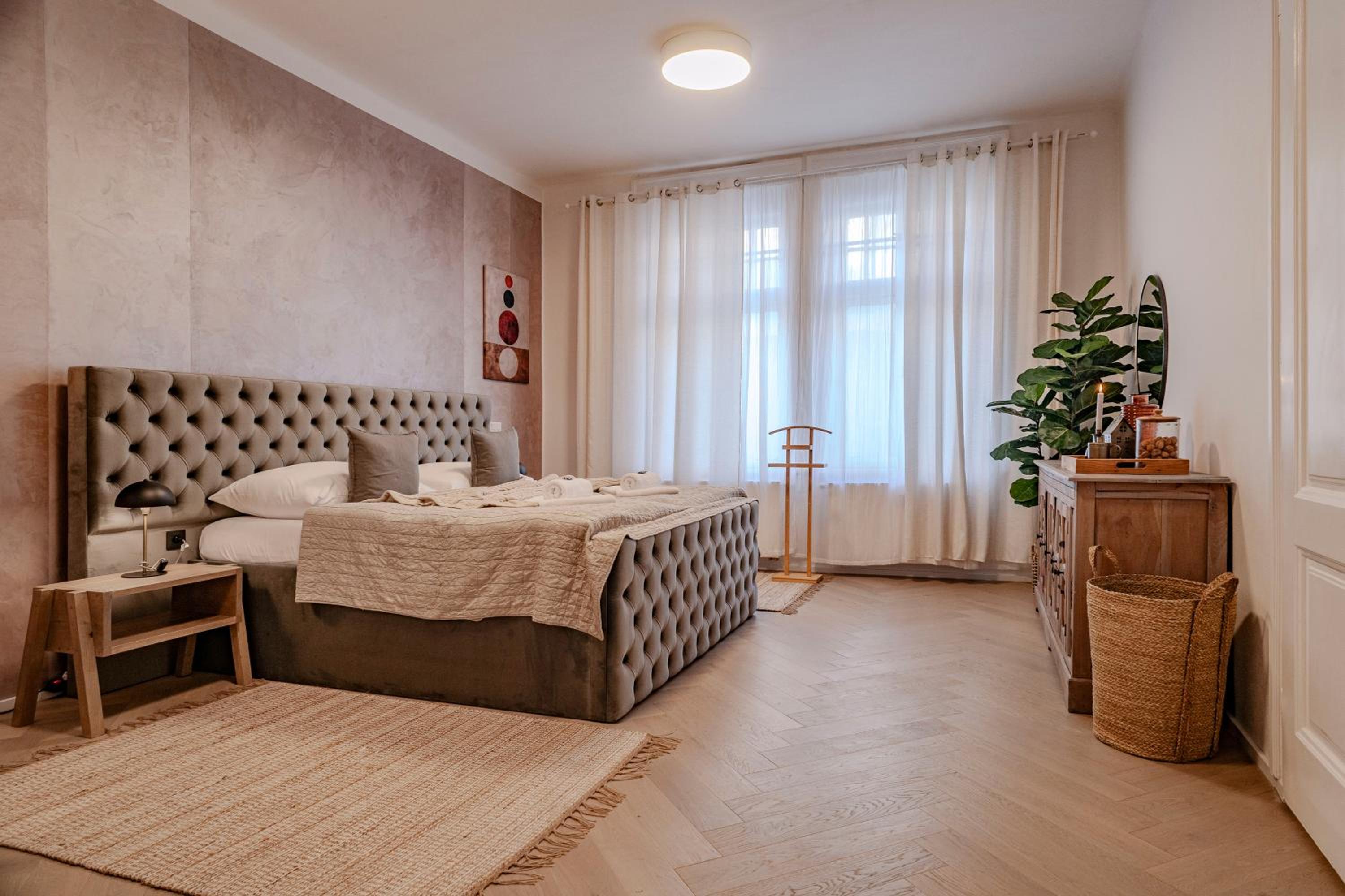 Two-Bedroom Apartment - Photo 7