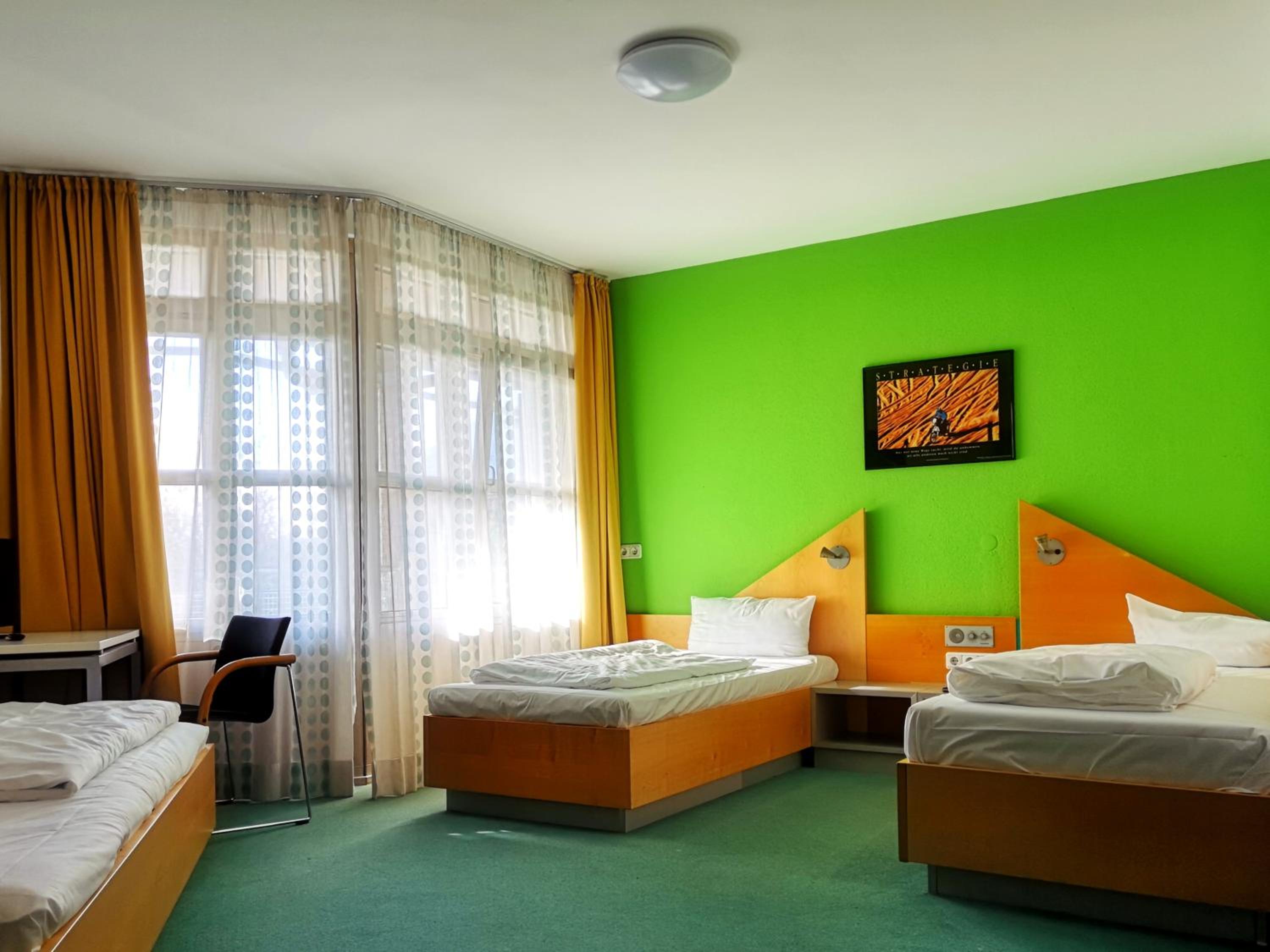 Triple Room with Bathroom - Photo 3