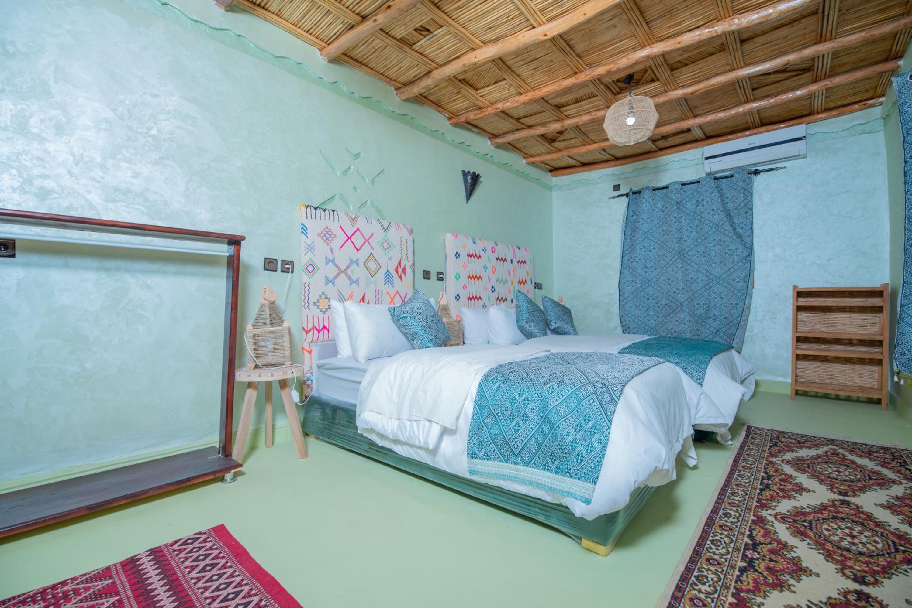 Triple Room with Pool View photo 2