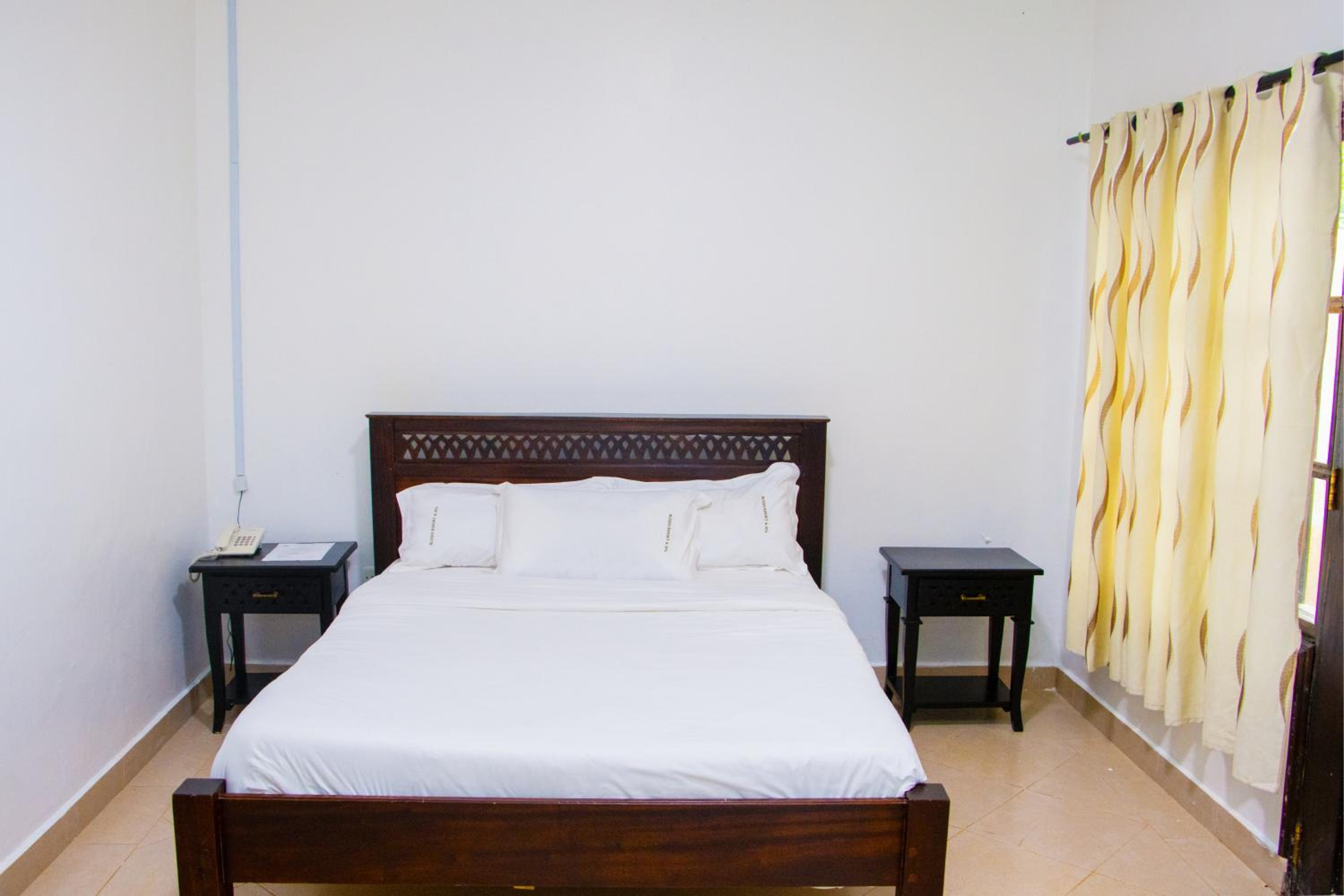 Standard Double Room - Photo 5
