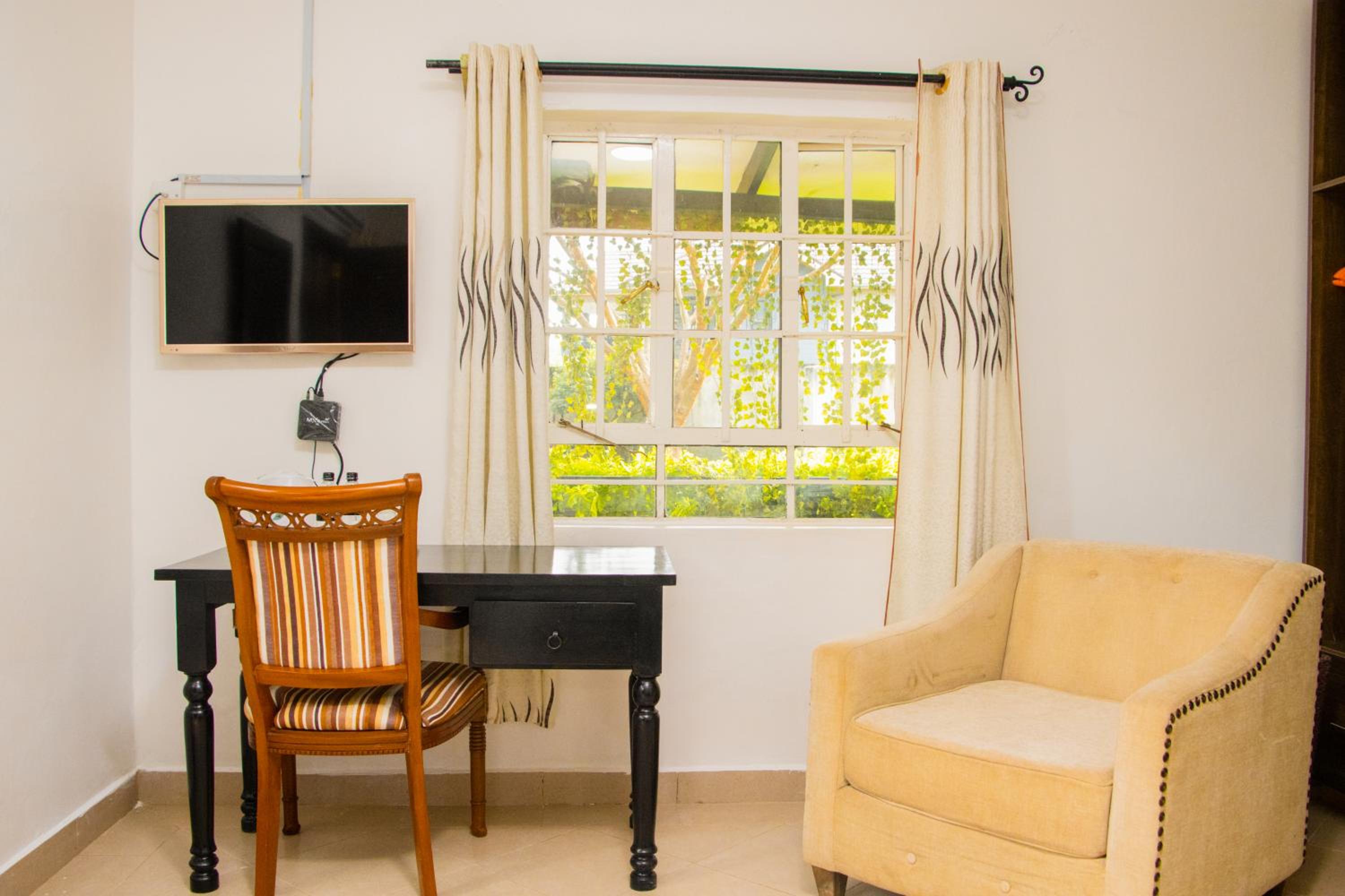 Standard Double Room - Photo 4