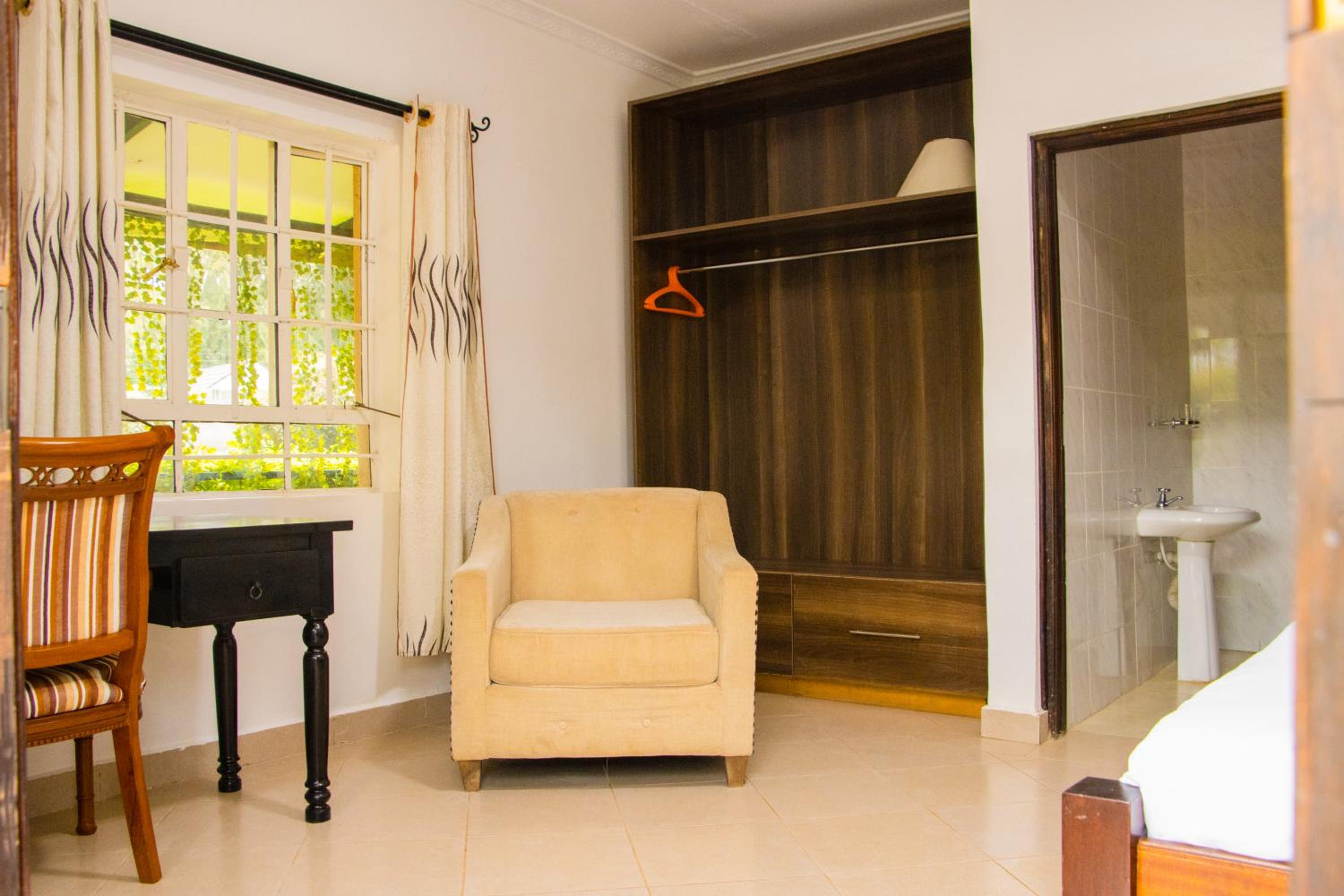 Standard Double Room - Photo 3
