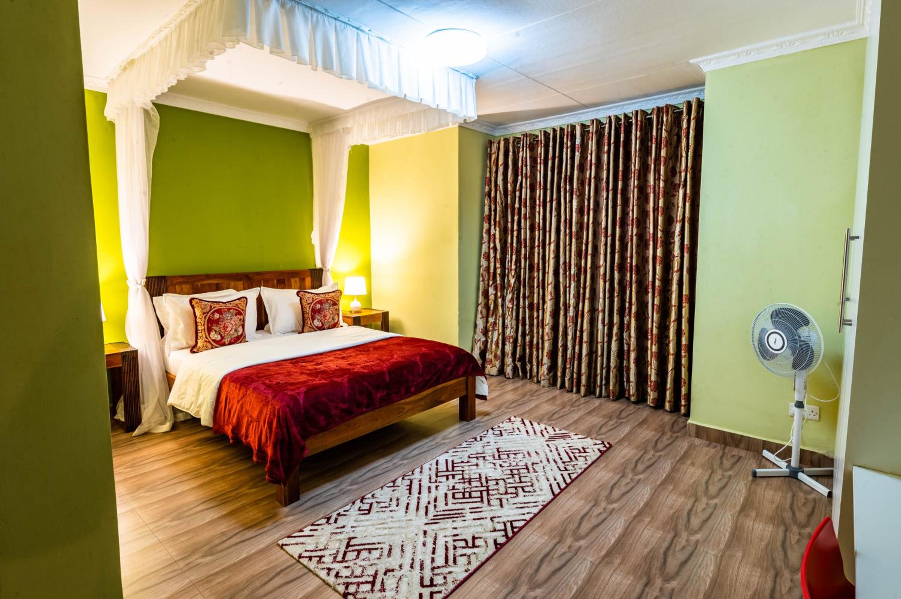 Deluxe Queen Room