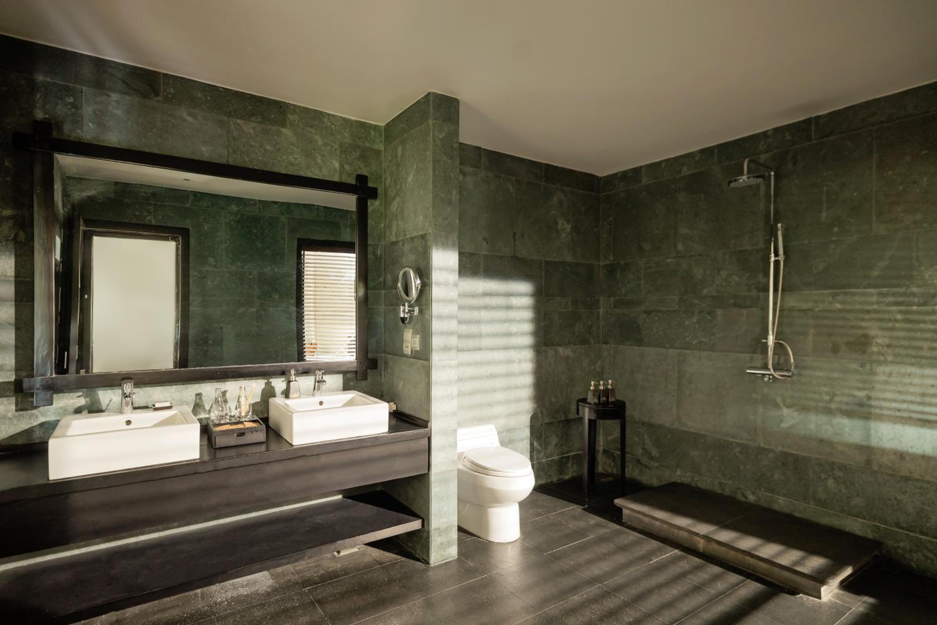 Two-Bedroom Suite - Photo 5