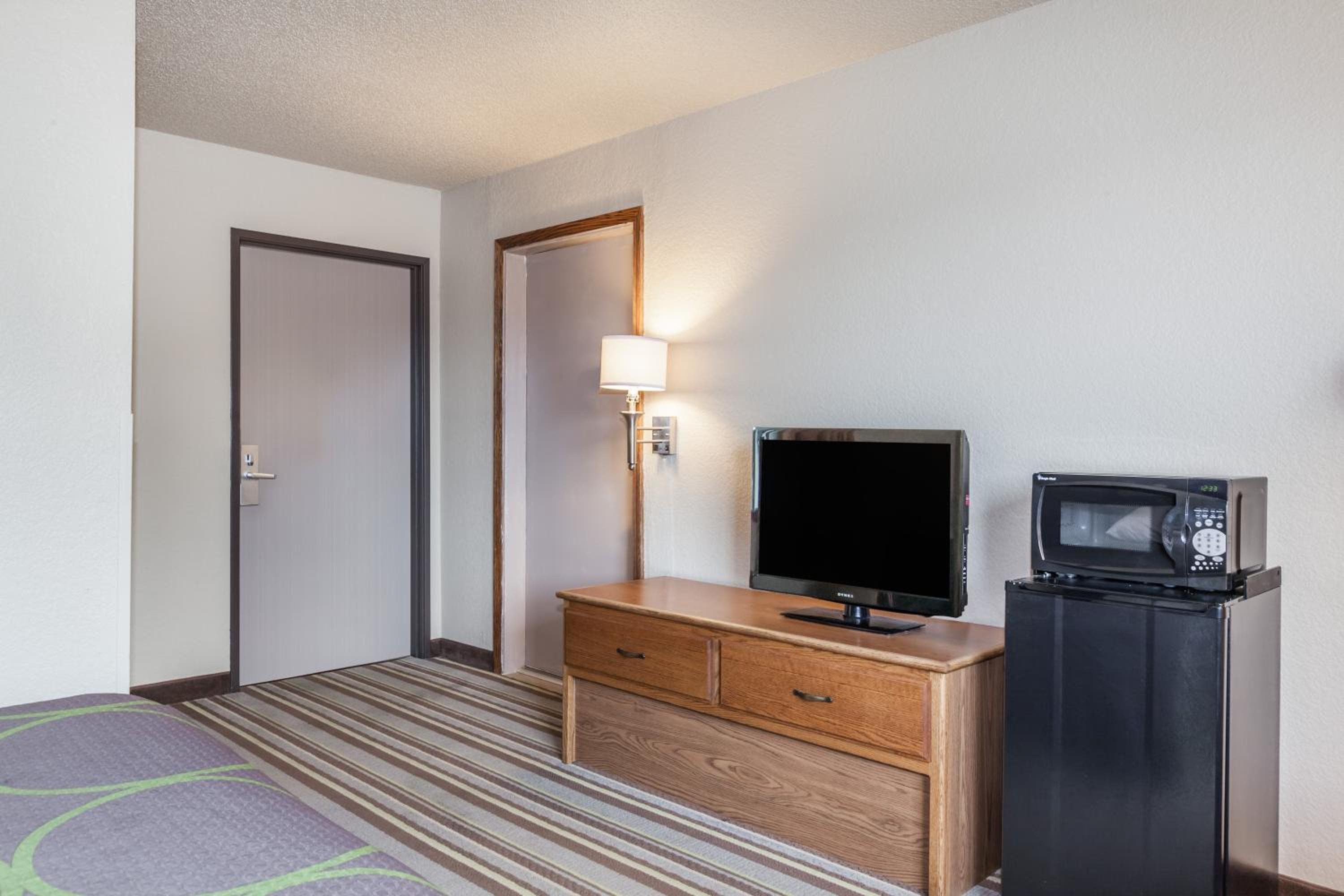 Queen Room - Disability Access/Non-Smoking - Photo 2