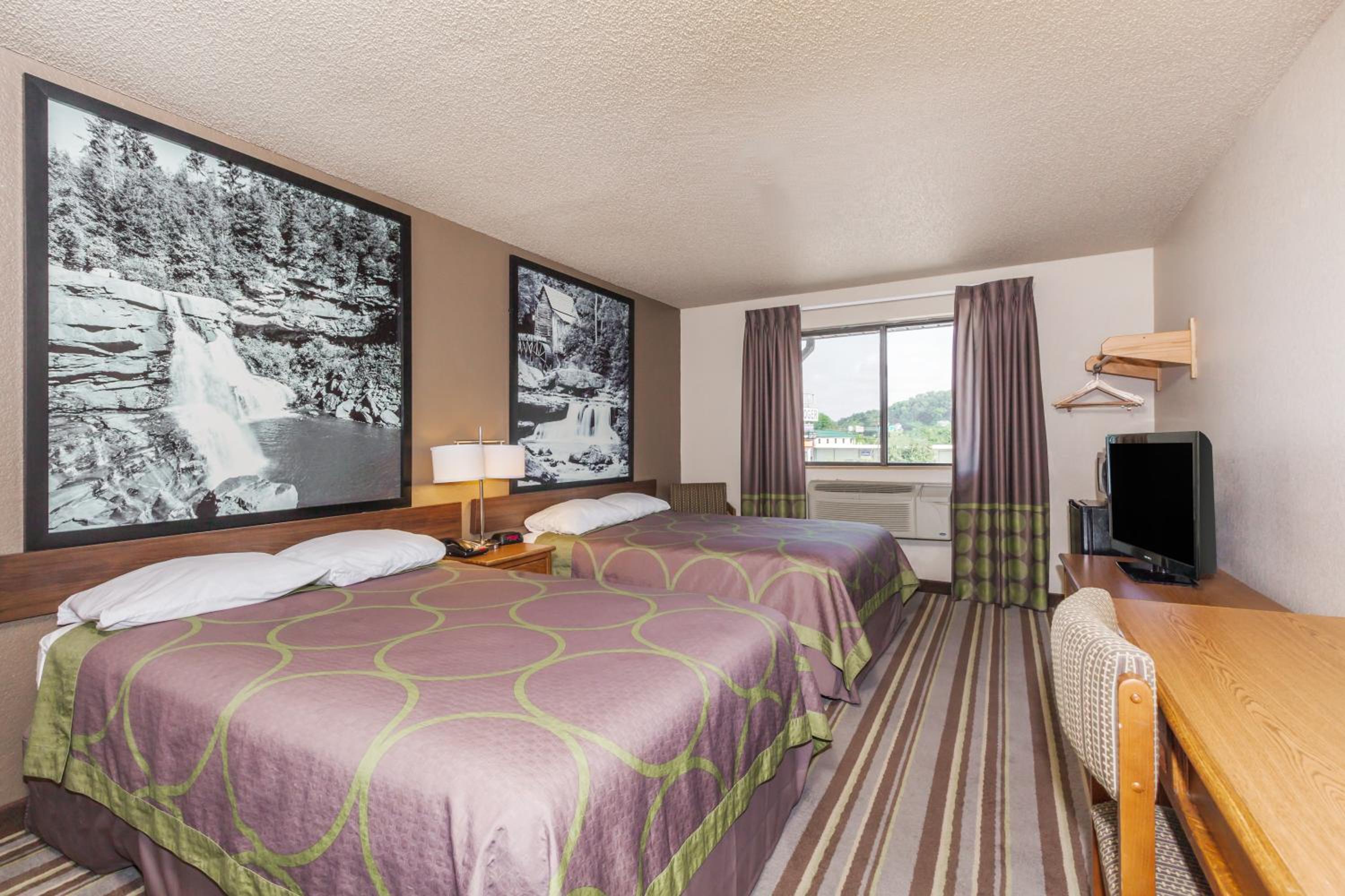 Double Room with Two Double Beds - Non-Smoking - Photo 1