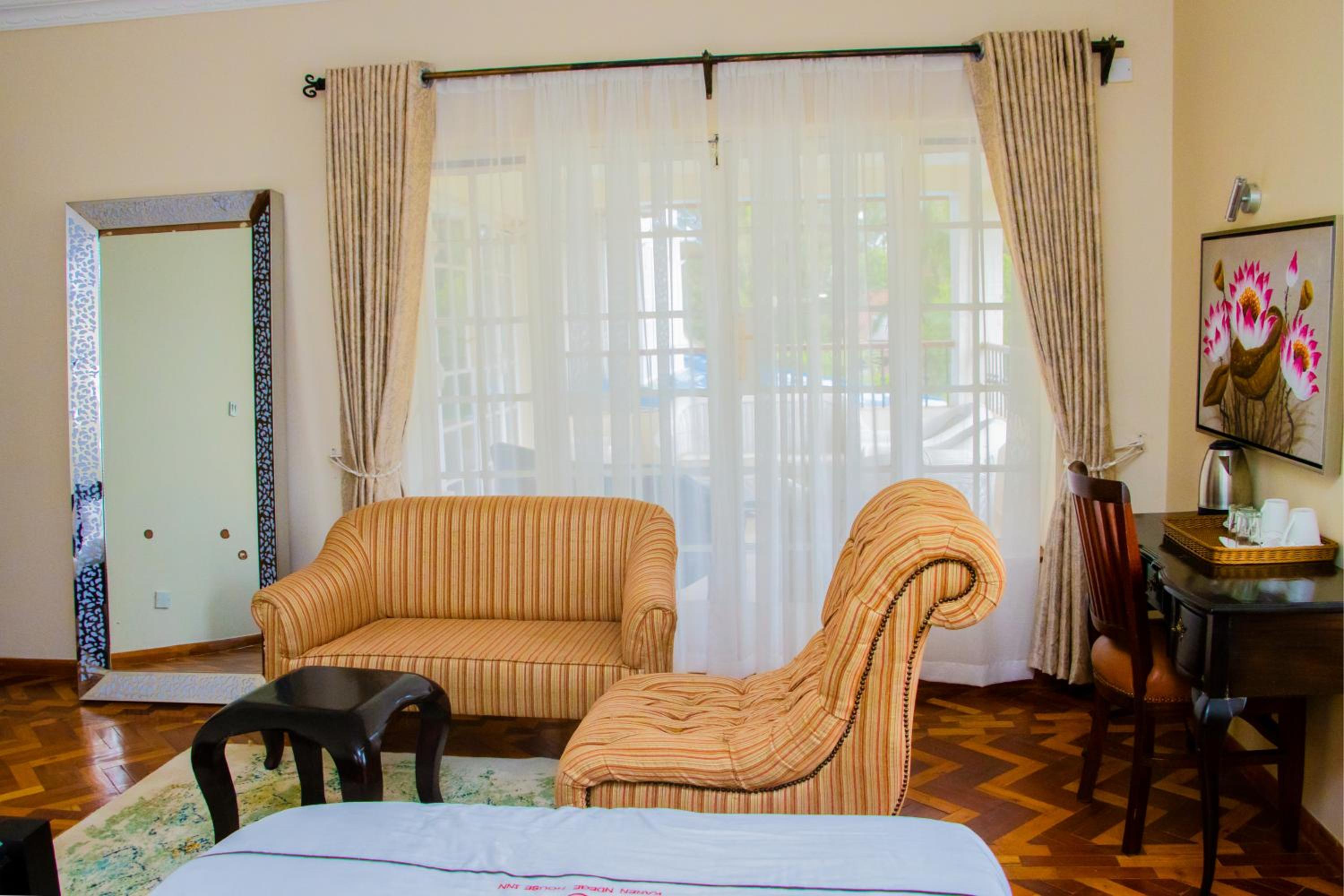 Twin Room - Photo 2